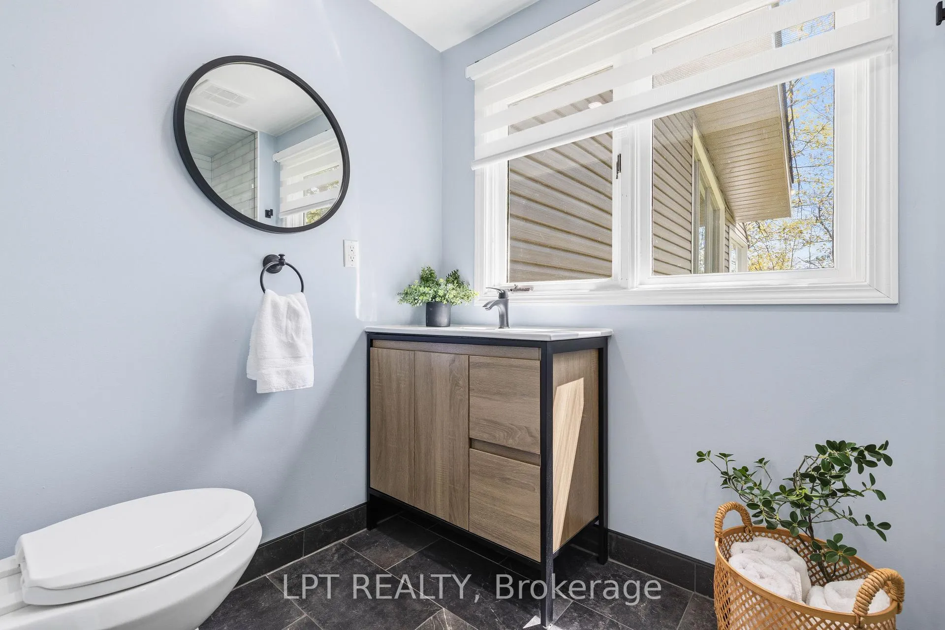 Photo 30 of 125 Sibbald Crescent, Georgina, Sutton & Jackson's Point — HOMEH