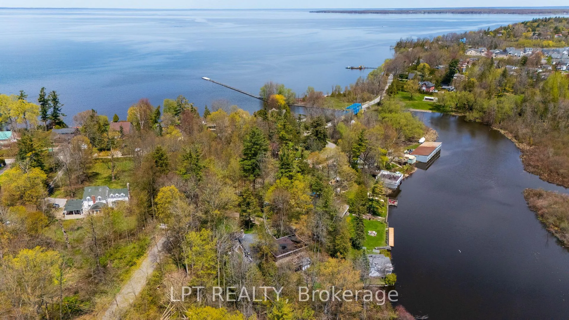 Photo 43 of 125 Sibbald Crescent, Georgina, Sutton & Jackson's Point — HOMEH