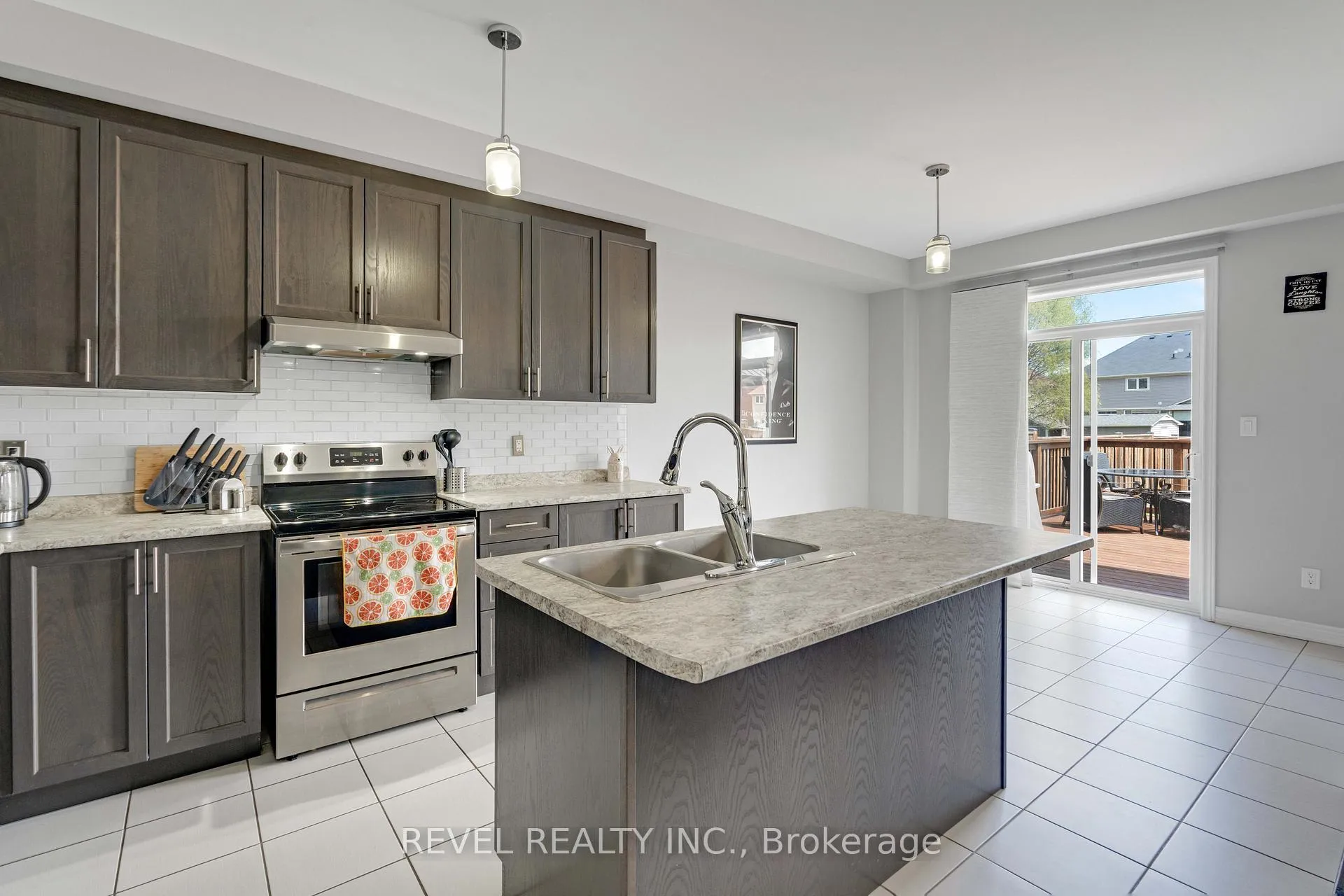 Photo 10 of 89 Mccurdy Drive, New Tecumseth, Tottenham — HOMEH