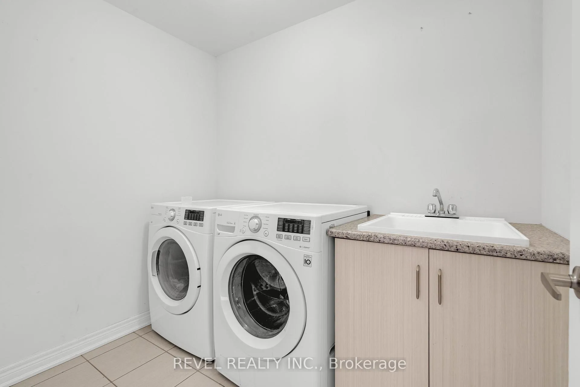 Photo 20 of 89 Mccurdy Drive, New Tecumseth, Tottenham — HOMEH