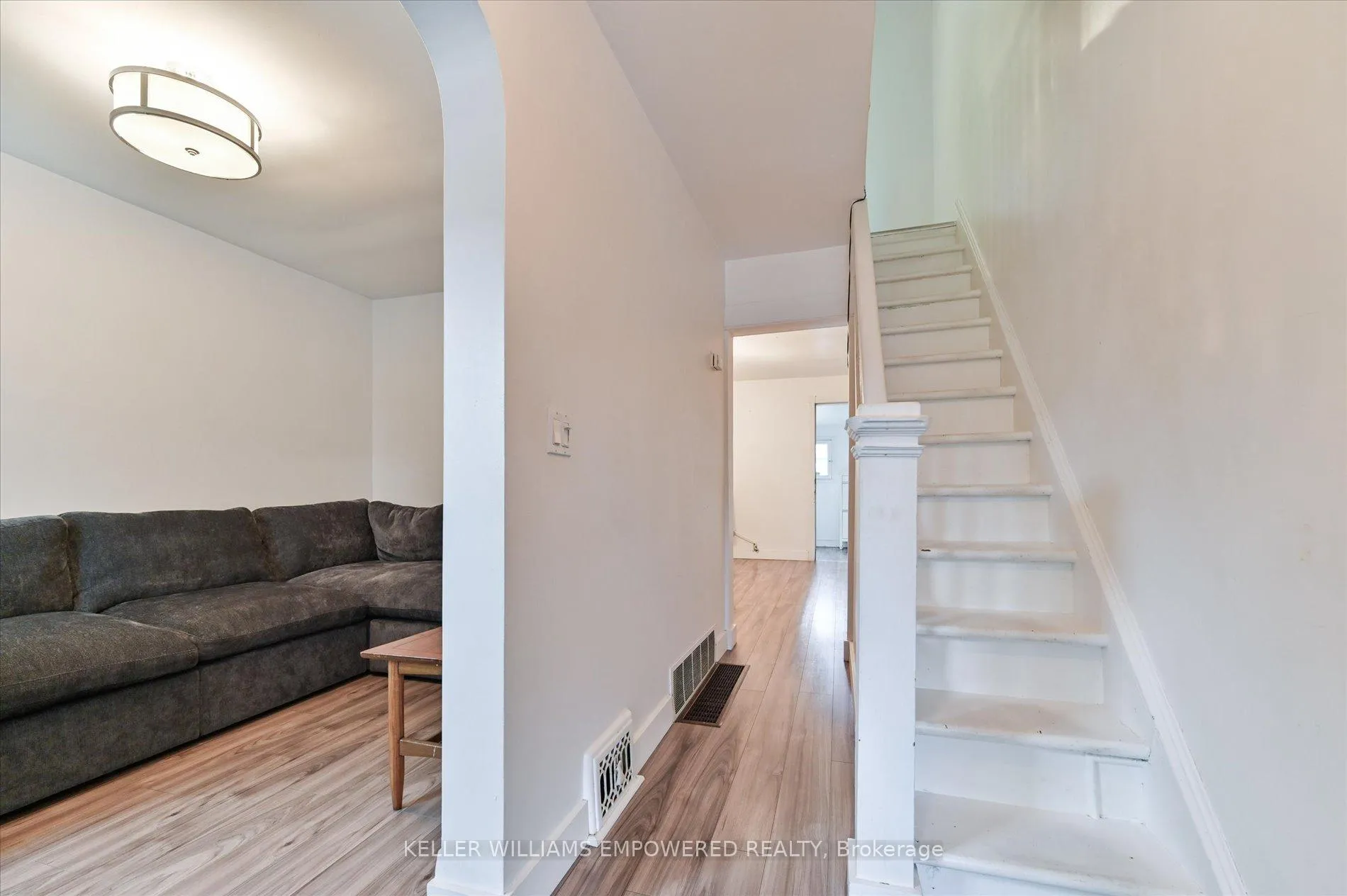 Photo 2 of 212 Silverthorn Avenue, Toronto, Weston-Pellam Park — HOMEH