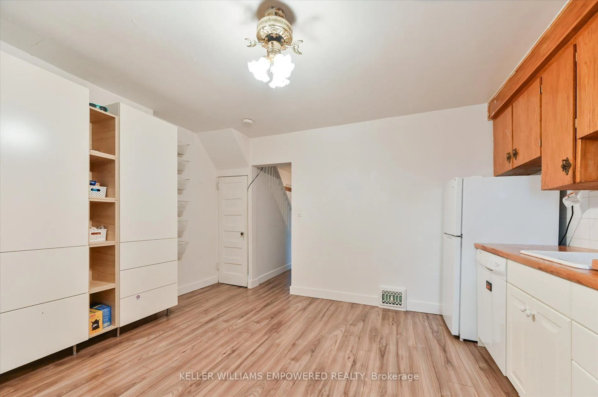 Photo 7 of 212 Silverthorn Avenue, Toronto, Weston-Pellam Park — HOMEH