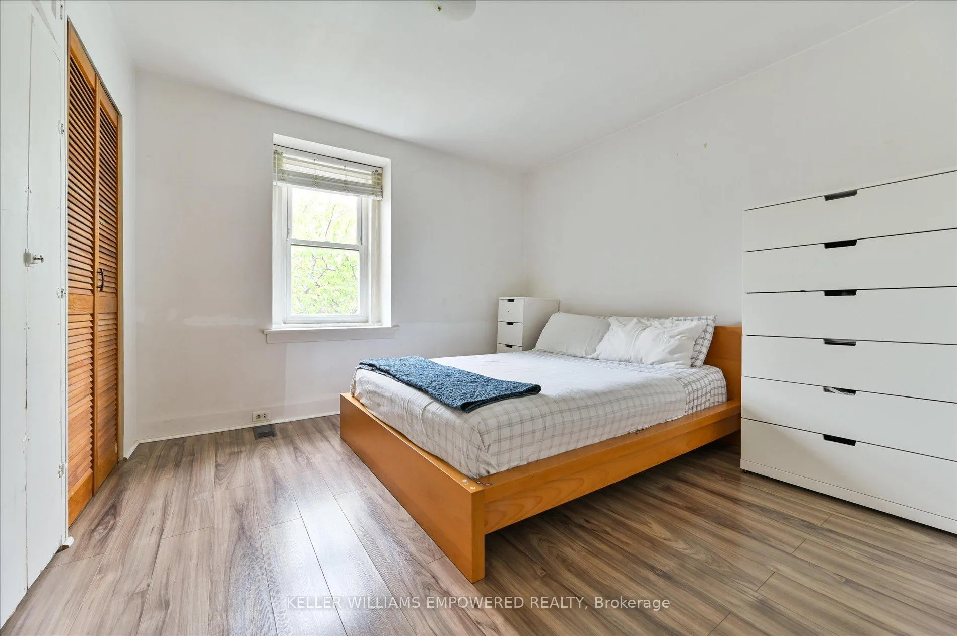 Photo 11 of 212 Silverthorn Avenue, Toronto, Weston-Pellam Park — HOMEH