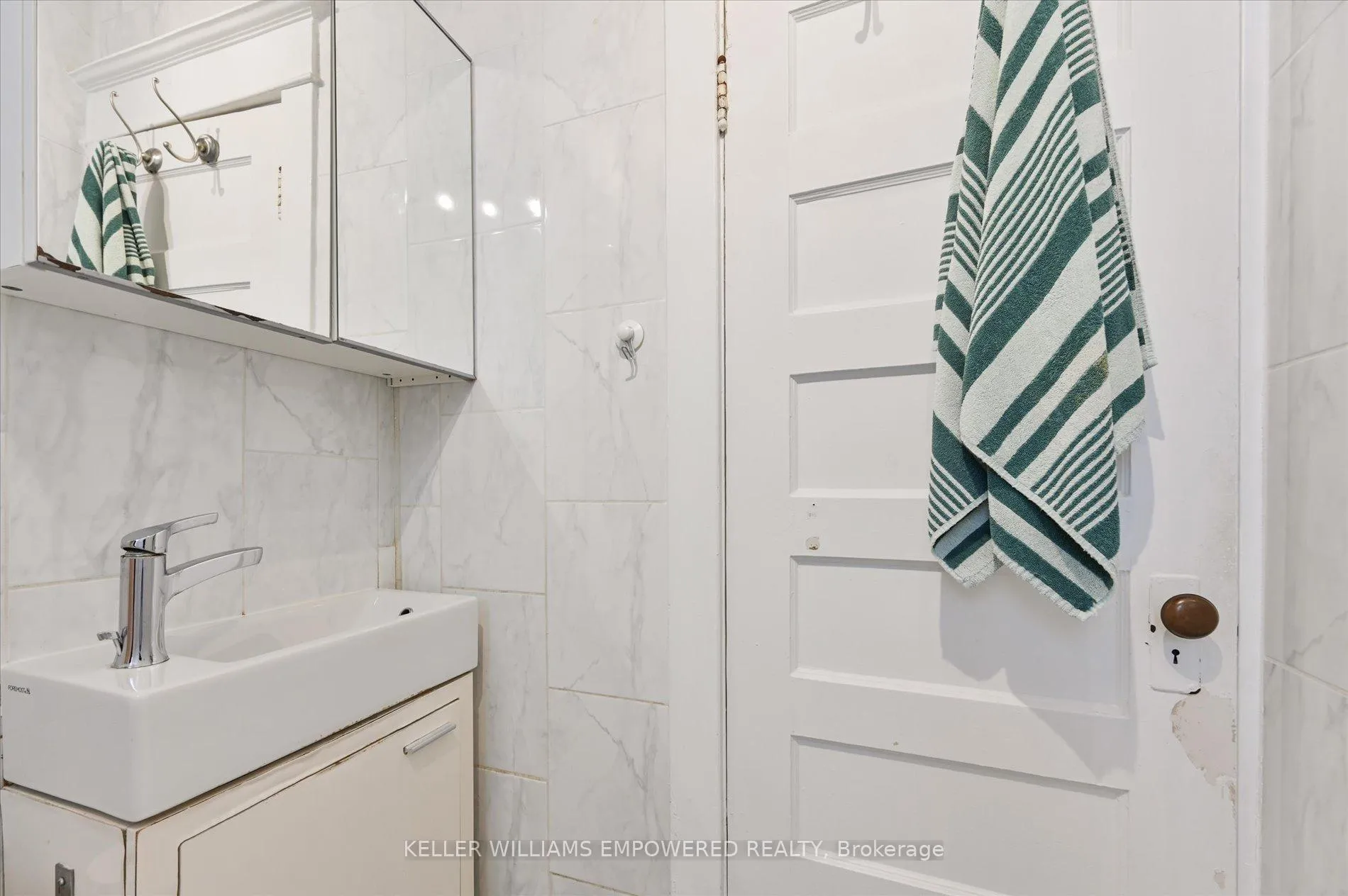 Photo 13 of 212 Silverthorn Avenue, Toronto, Weston-Pellam Park — HOMEH
