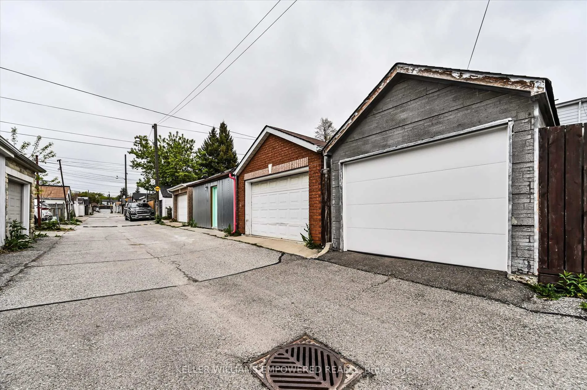 Photo 20 of 212 Silverthorn Avenue, Toronto, Weston-Pellam Park — HOMEH