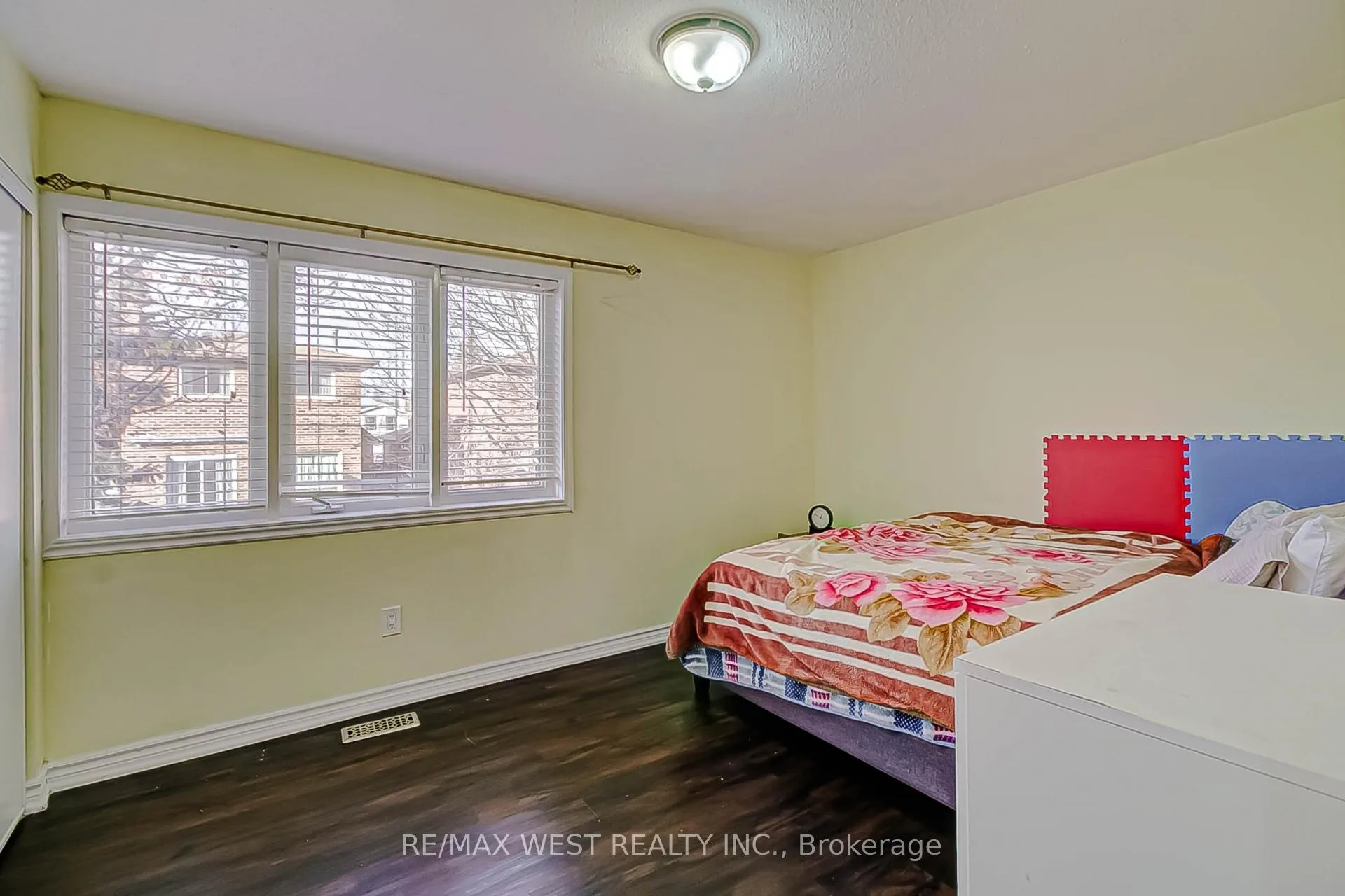 Photo 11 of Unit 12, 6400 Lawrence Avenue E, Scarborough, Rouge — HOMEH