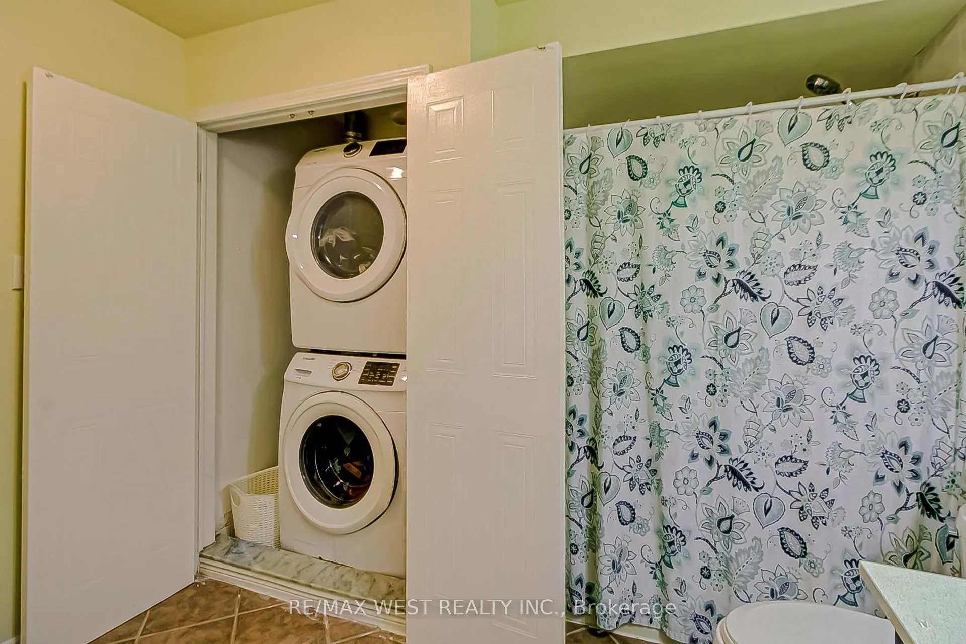 Photo 13 of Unit 12, 6400 Lawrence Avenue E, Scarborough, Rouge — HOMEH