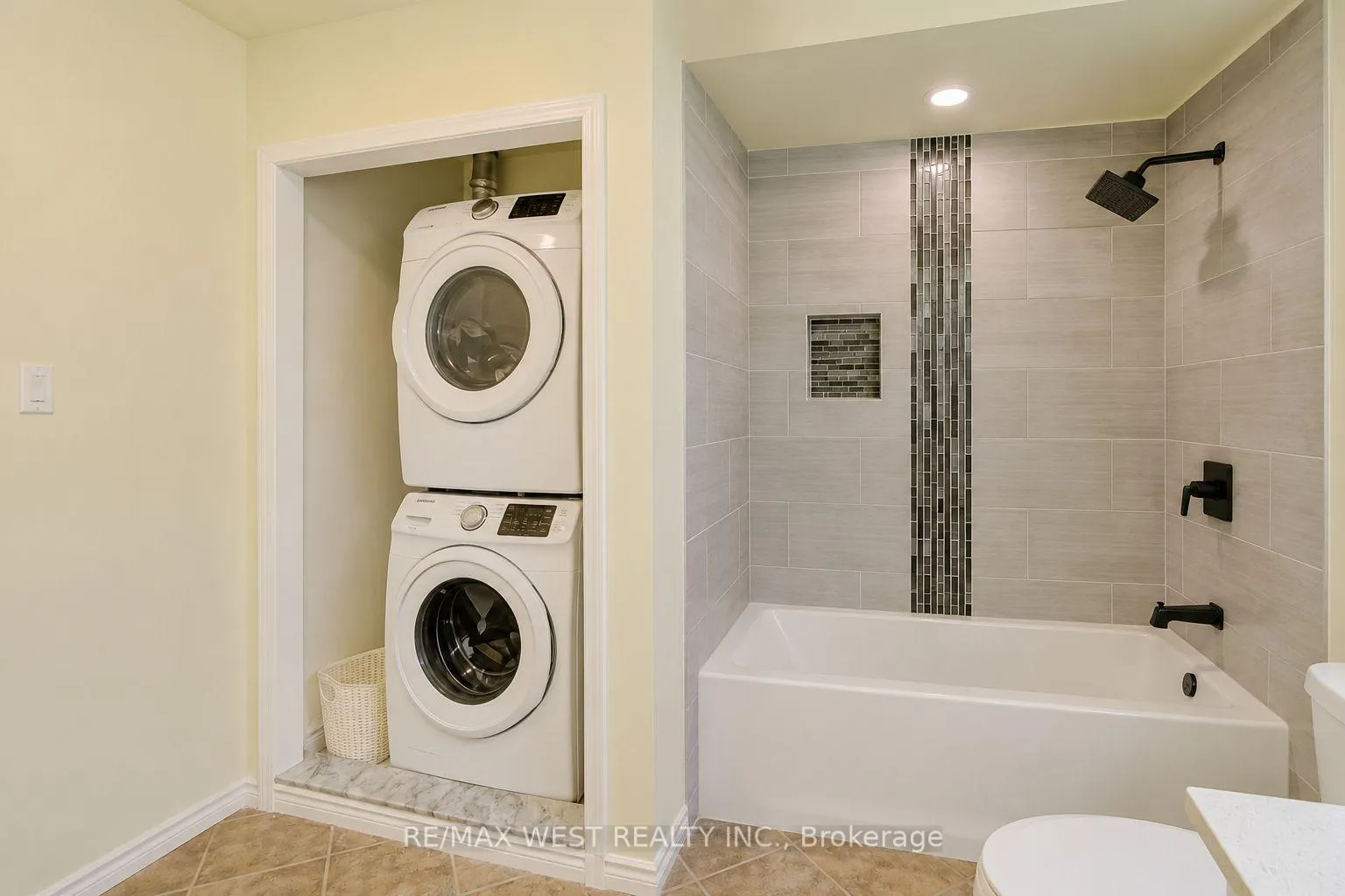 Photo 14 of Unit 12, 6400 Lawrence Avenue E, Scarborough, Rouge — HOMEH
