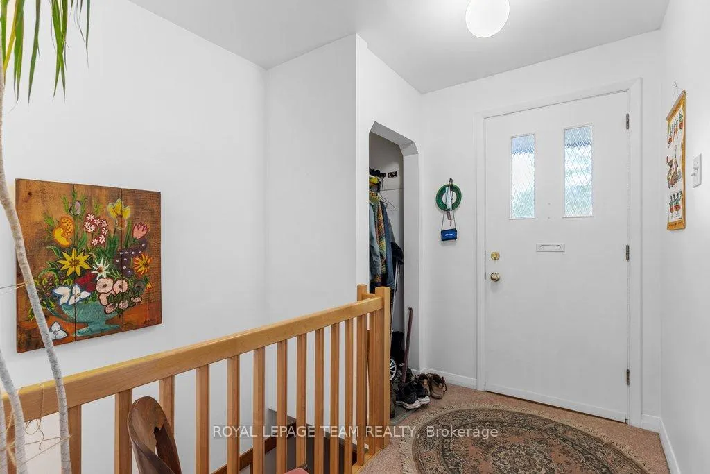 Photo 3 of 684 Wavell Avenue, Ottawa, Laurentianview — HOMEH