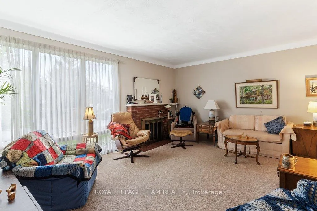Photo 4 of 684 Wavell Avenue, Ottawa, Laurentianview — HOMEH