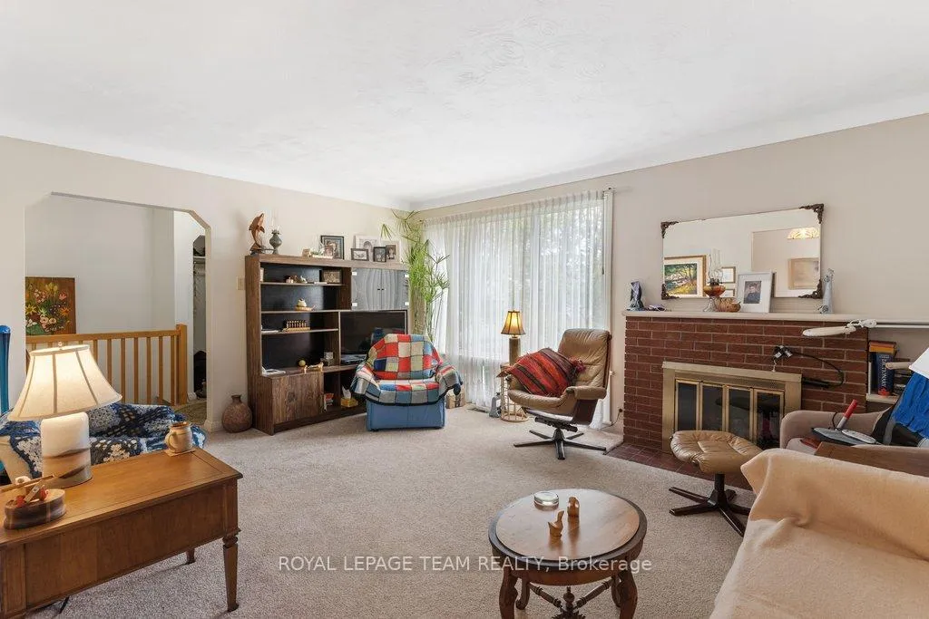 Photo 5 of 684 Wavell Avenue, Ottawa, Laurentianview — HOMEH