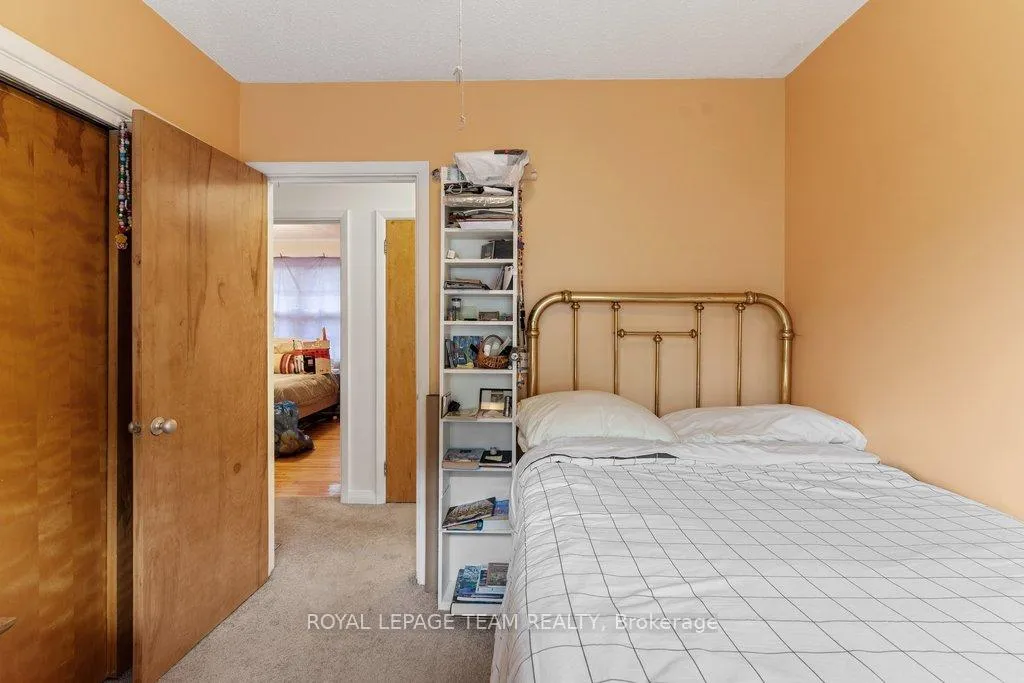 Photo 14 of 684 Wavell Avenue, Ottawa, Laurentianview — HOMEH