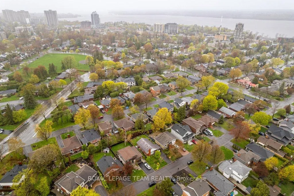 Photo 35 of 684 Wavell Avenue, Ottawa, Laurentianview — HOMEH