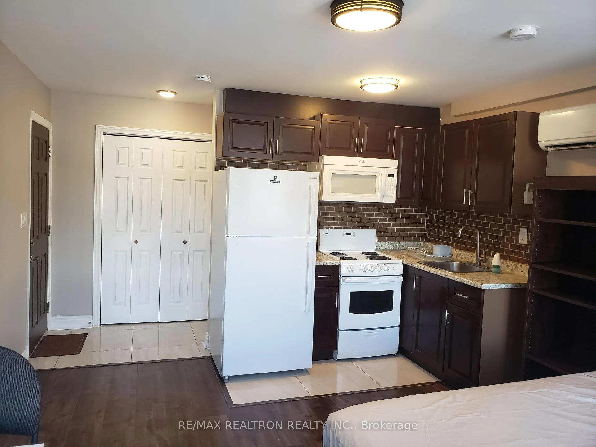 Photo 4 of Unit 1299, 1301 Danforth Avenue, Toronto, Greenwood-Coxwell — HOMEH