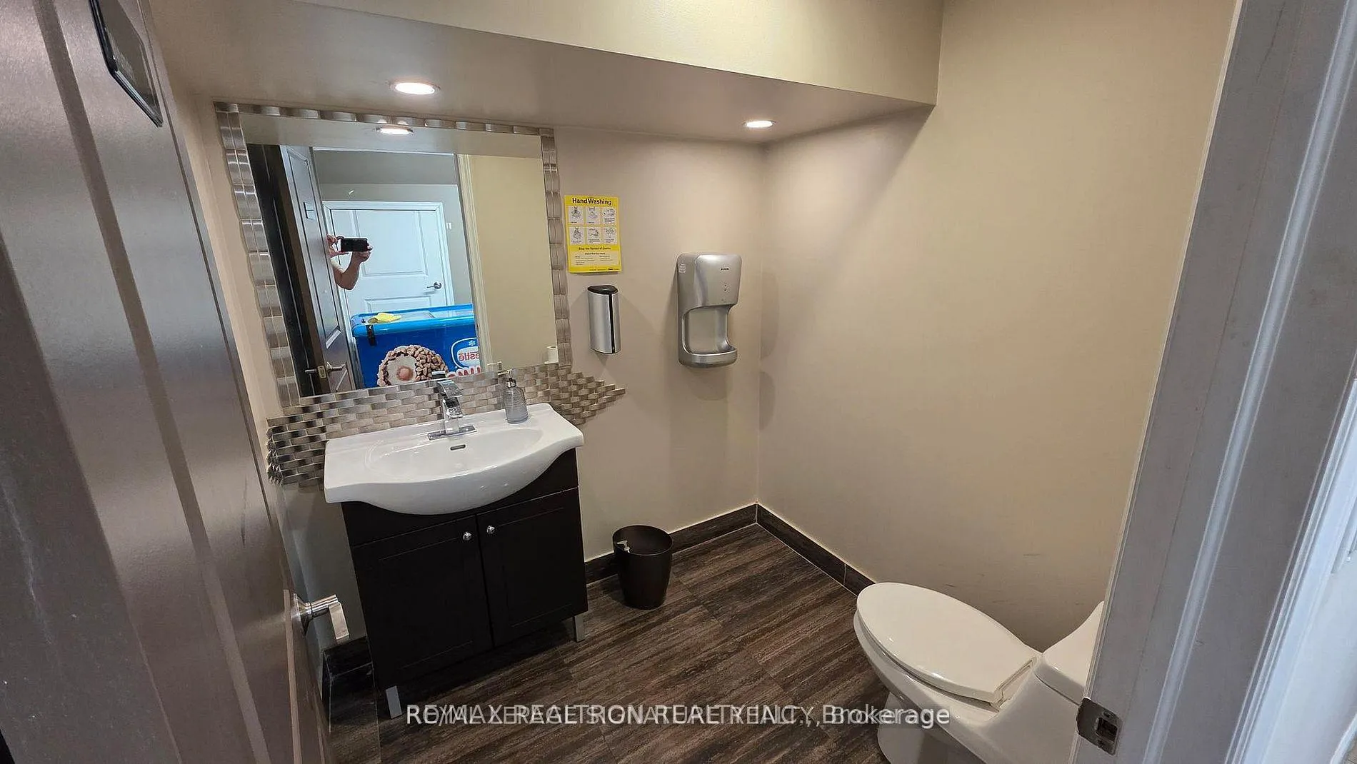 Photo 32 of Unit 1299, 1301 Danforth Avenue, Toronto, Greenwood-Coxwell — HOMEH