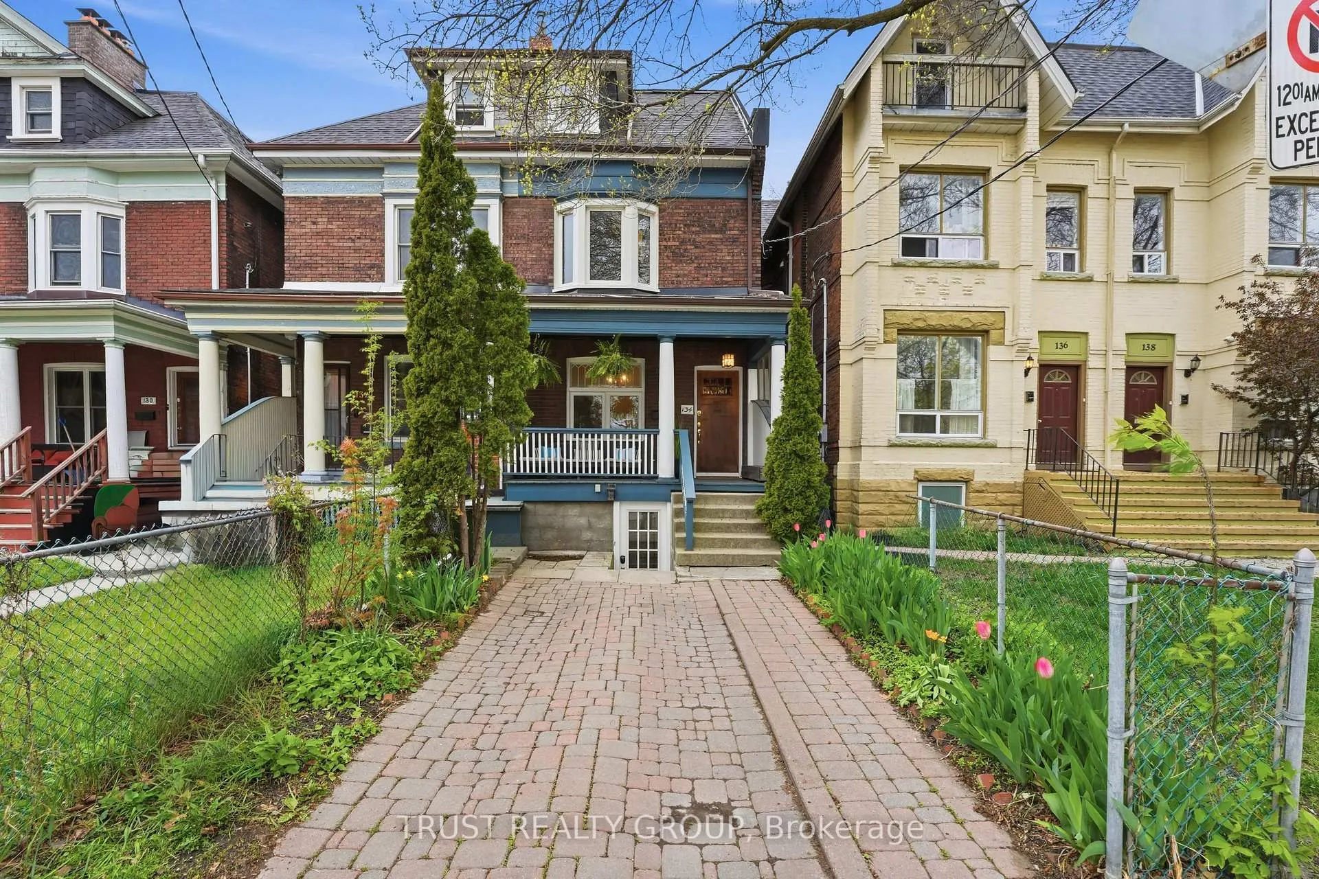 Photo 2 of 134 Close Avenue, Toronto, South Parkdale — HOMEH