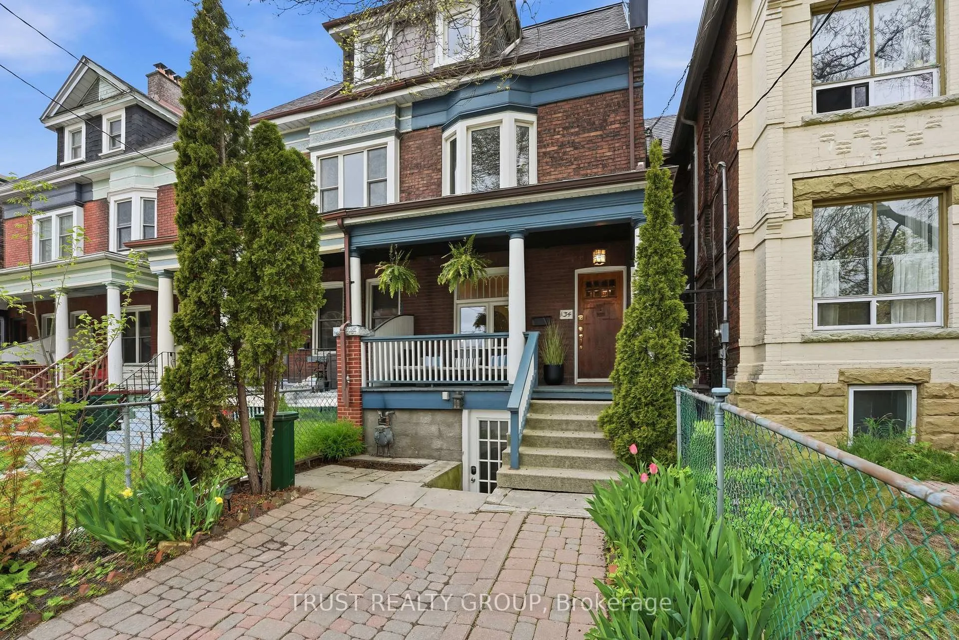 Photo 3 of 134 Close Avenue, Toronto, South Parkdale — HOMEH