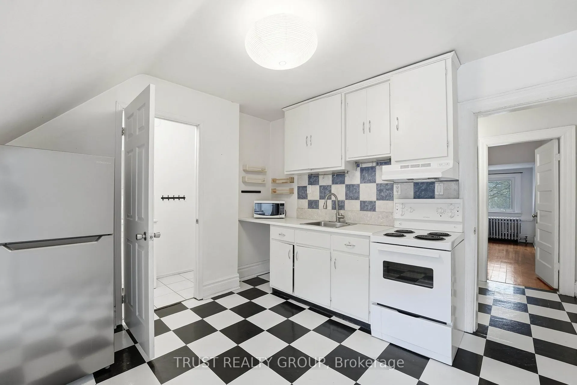 Photo 11 of 134 Close Avenue, Toronto, South Parkdale — HOMEH