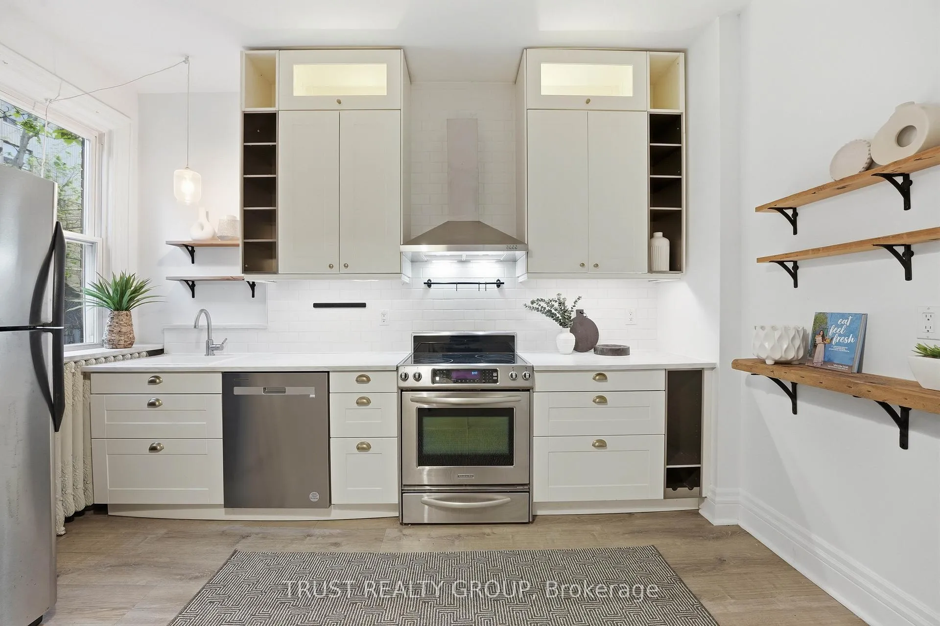 Photo 13 of 134 Close Avenue, Toronto, South Parkdale — HOMEH