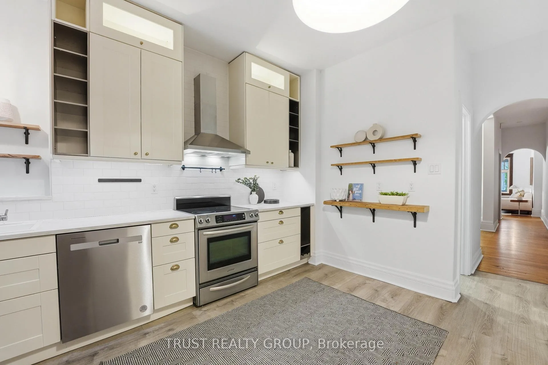 Photo 14 of 134 Close Avenue, Toronto, South Parkdale — HOMEH