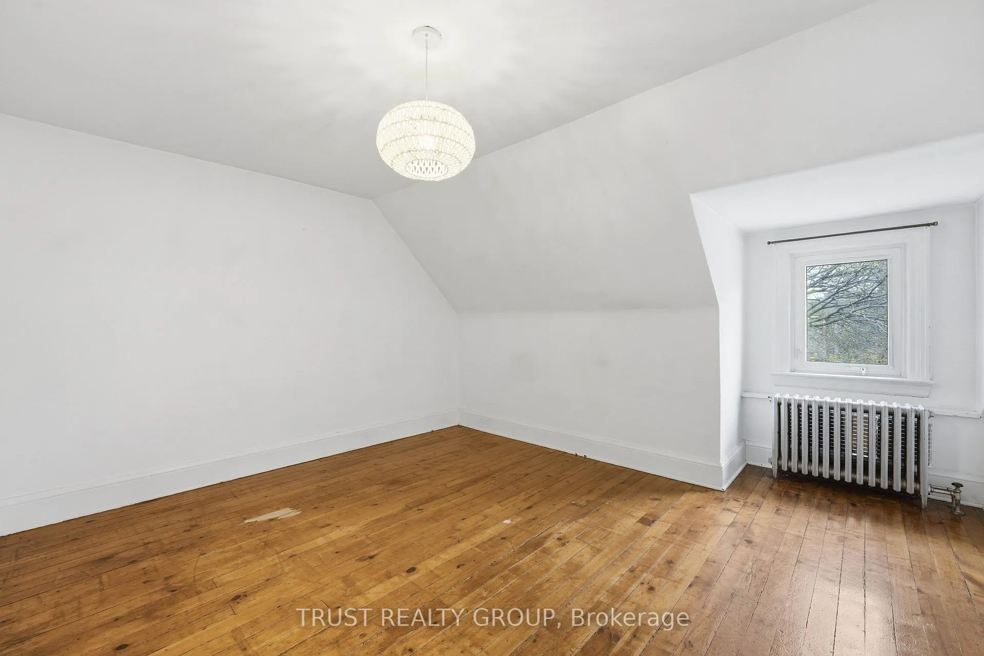 Photo 17 of 134 Close Avenue, Toronto, South Parkdale — HOMEH