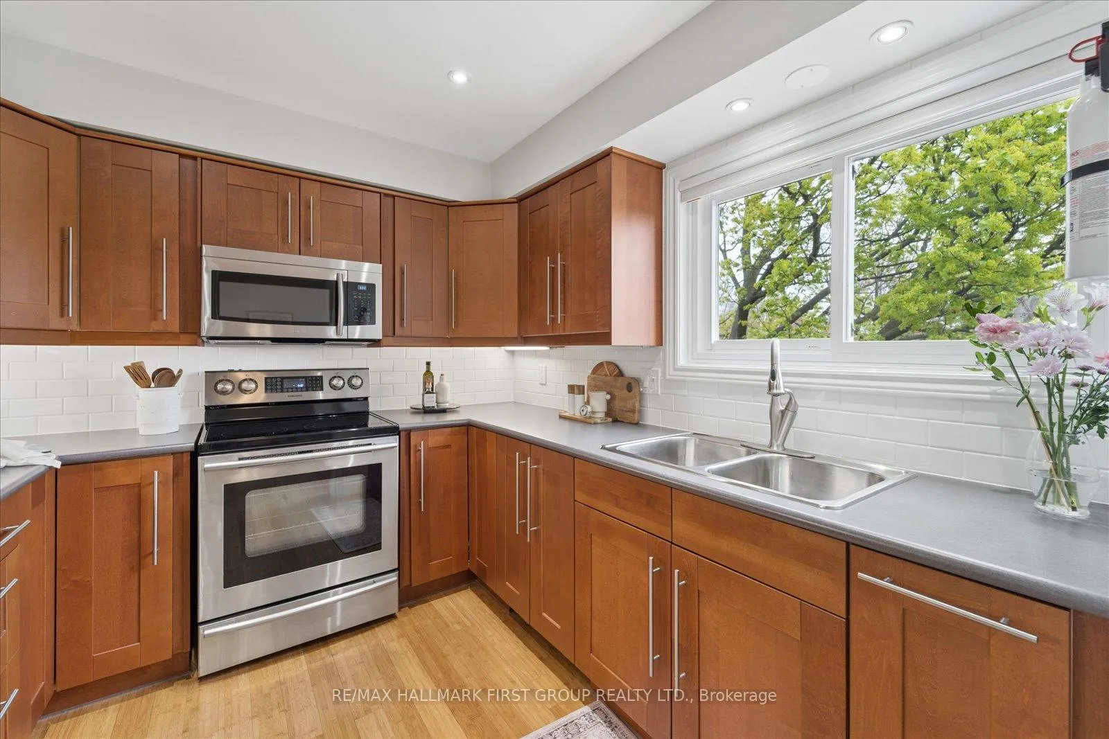 Photo 9 of 120 Deacon Lane, Ajax, South East — HOMEH