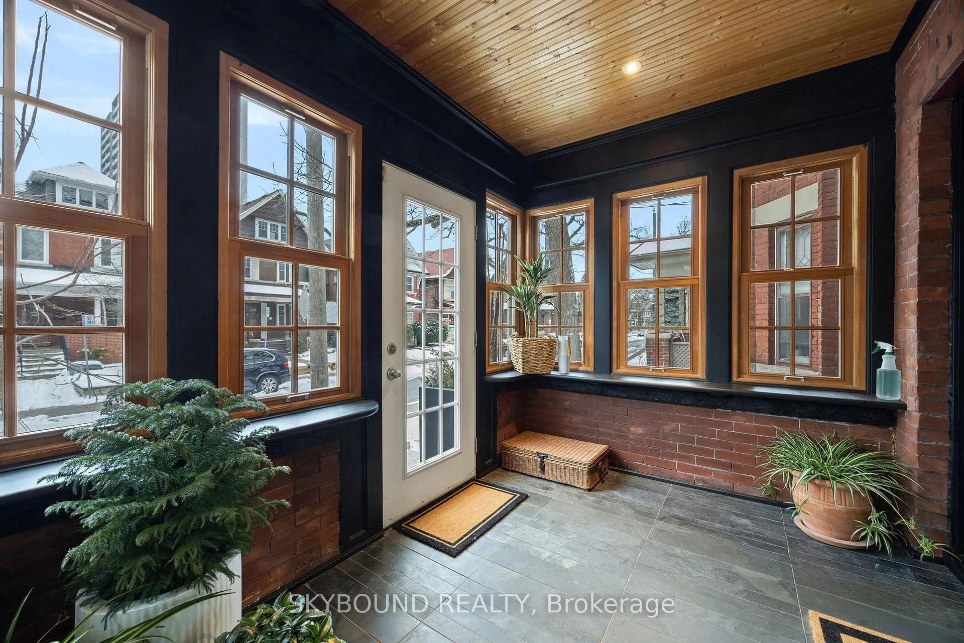 Photo 3 of 20 Fairview Boulevard, Toronto, North Riverdale — HOMEH