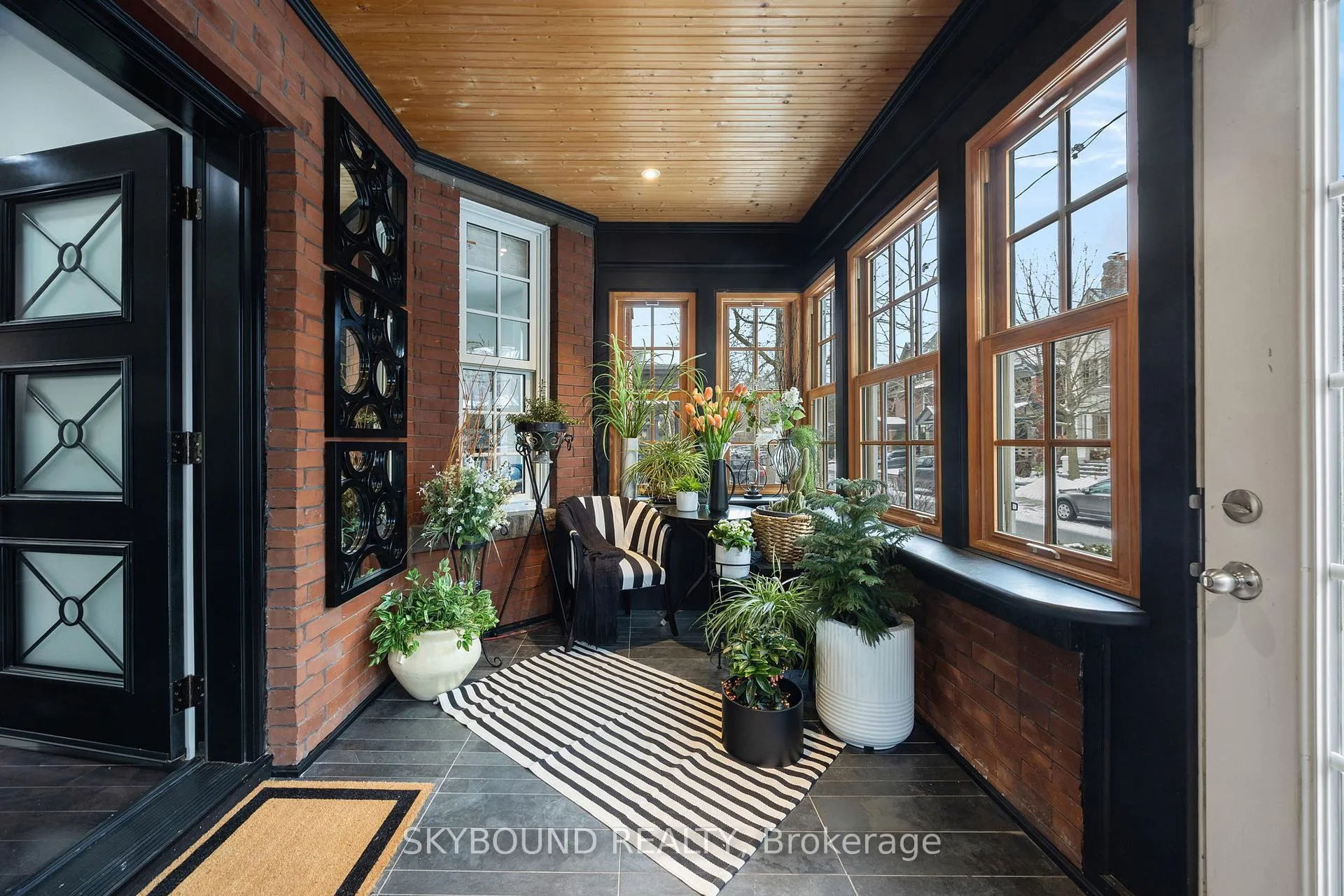 Photo 4 of 20 Fairview Boulevard, Toronto, North Riverdale — HOMEH