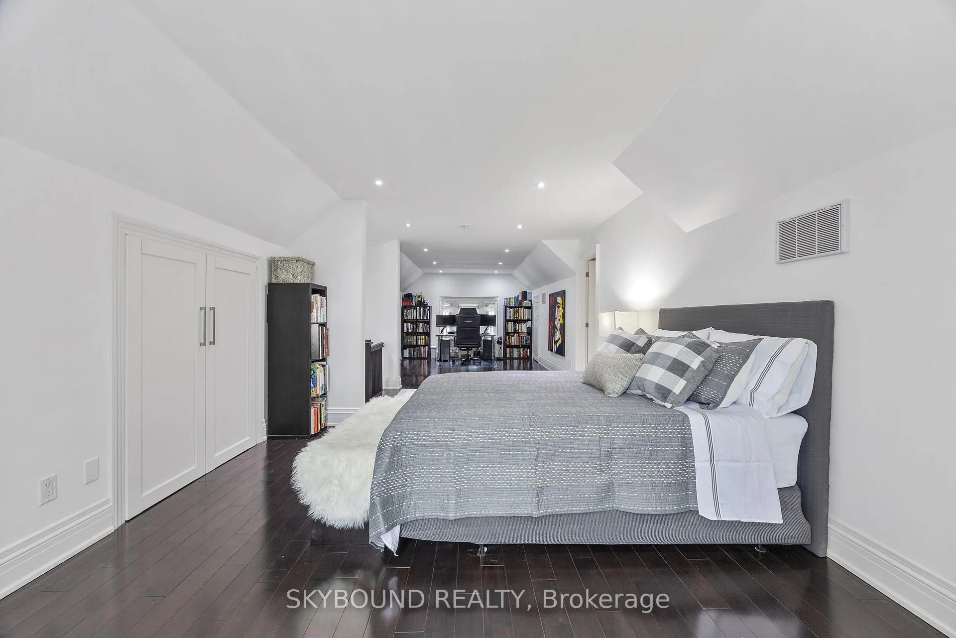 Photo 36 of 20 Fairview Boulevard, Toronto, North Riverdale — HOMEH