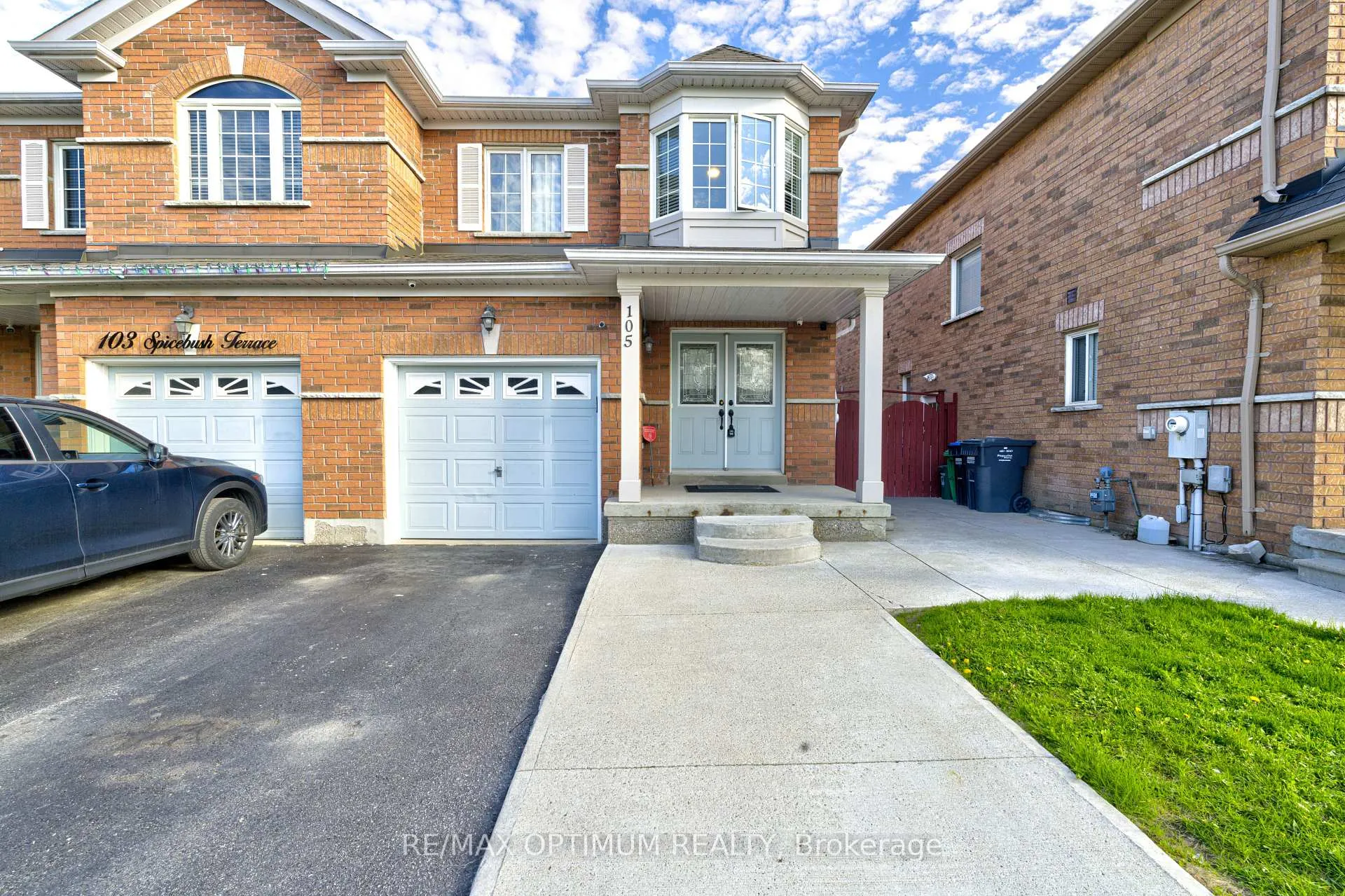 Photo 2 of 105 Spicebush Terrace, Brampton, Credit Valley — HOMEH