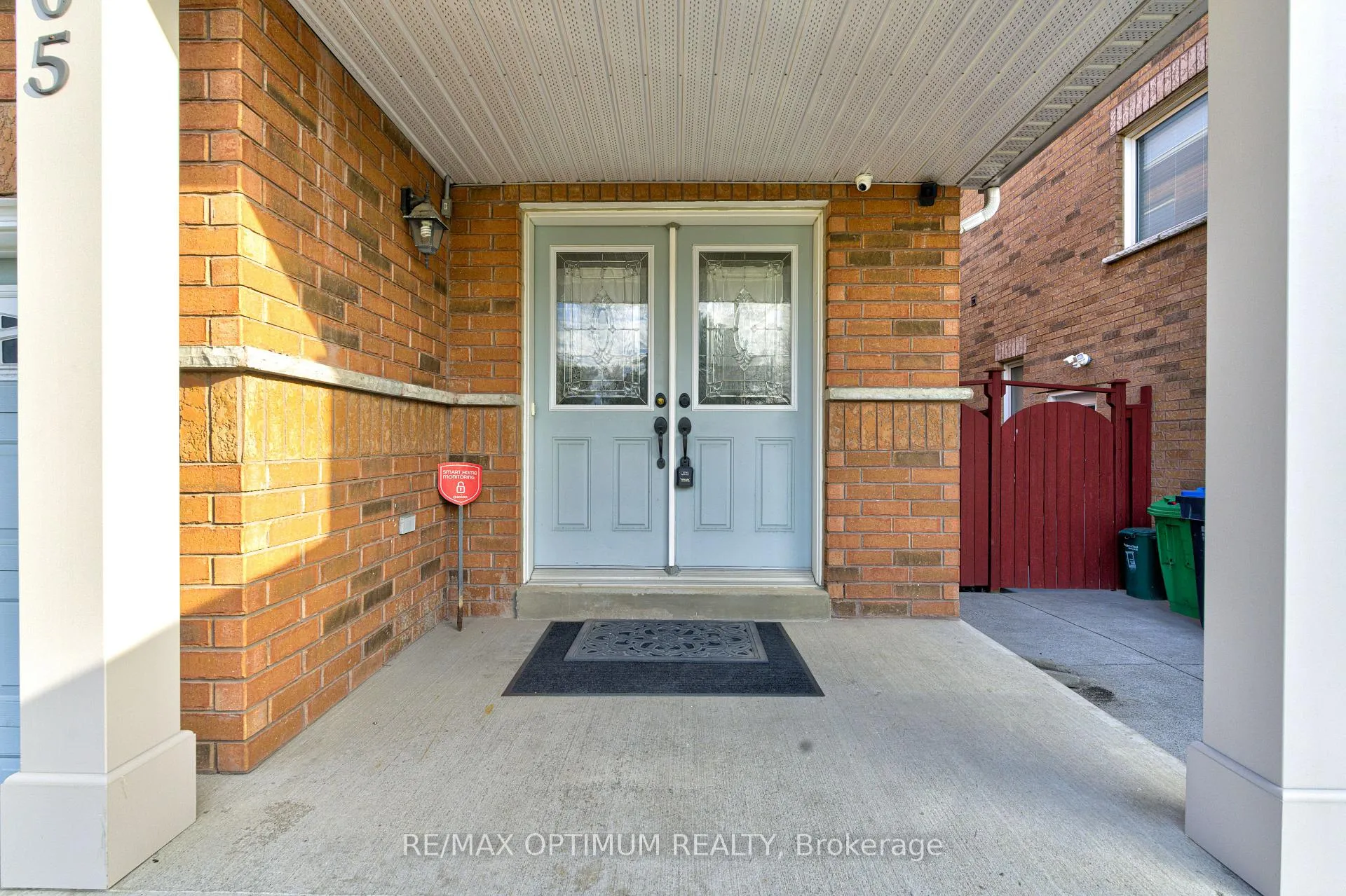 Photo 4 of 105 Spicebush Terrace, Brampton, Credit Valley — HOMEH