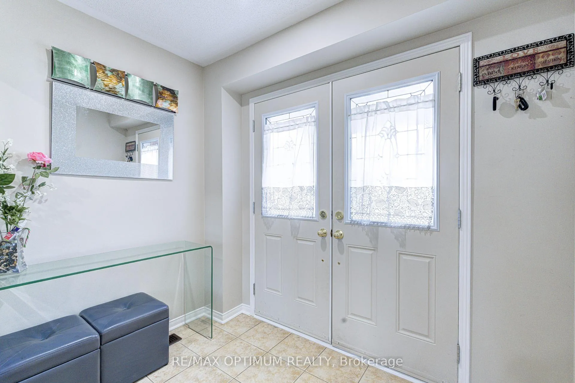 Photo 5 of 105 Spicebush Terrace, Brampton, Credit Valley — HOMEH