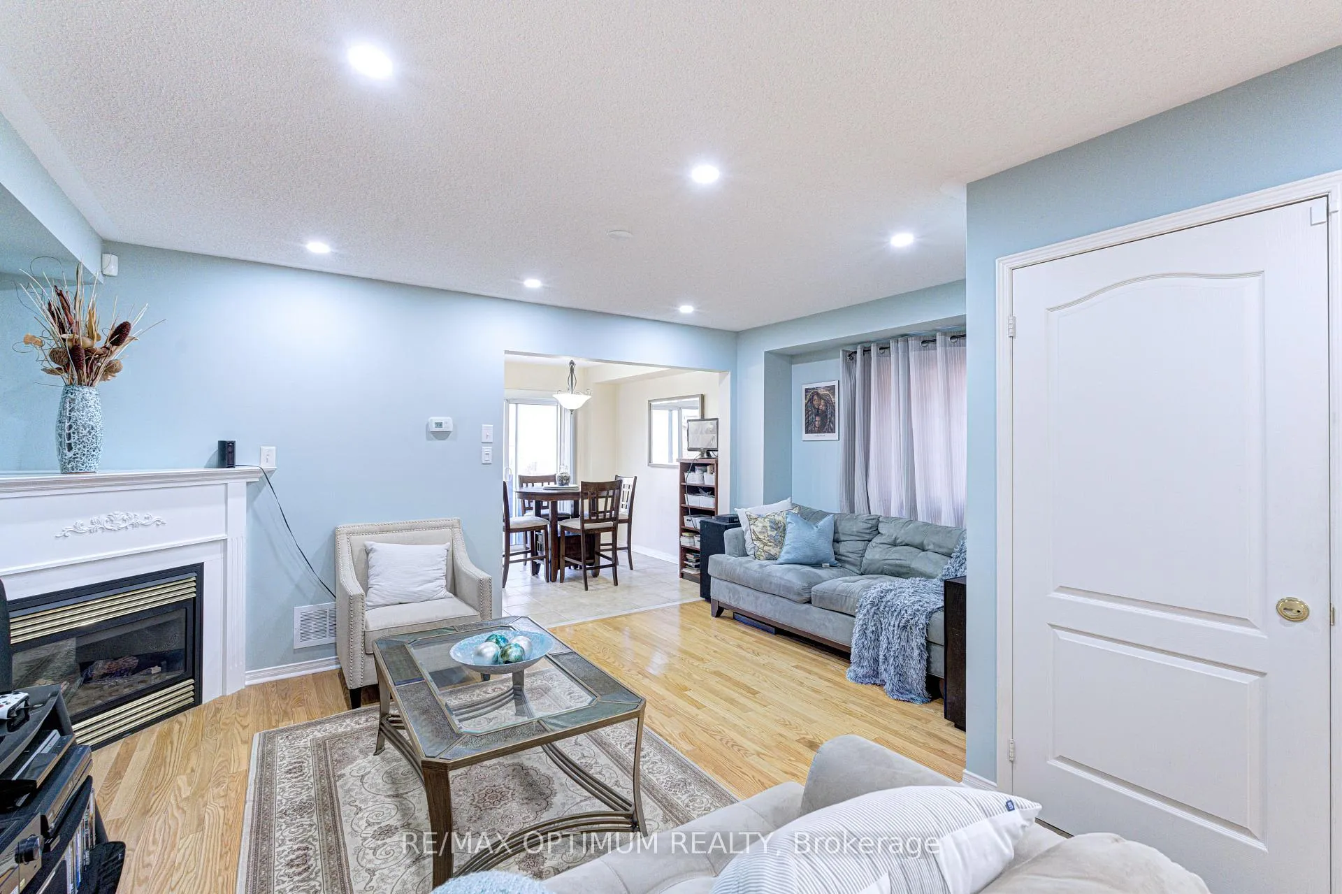 Photo 8 of 105 Spicebush Terrace, Brampton, Credit Valley — HOMEH