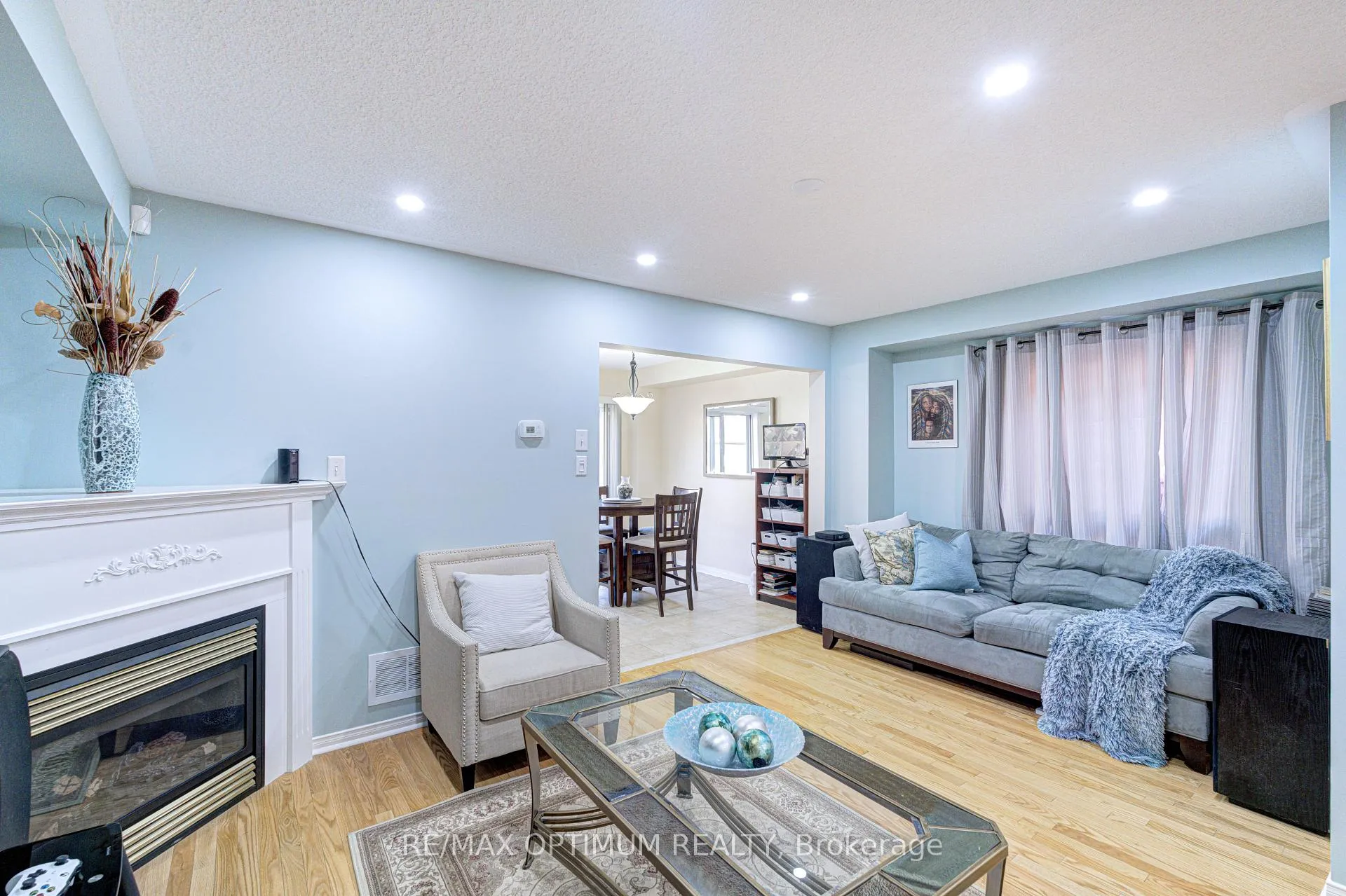 Photo 9 of 105 Spicebush Terrace, Brampton, Credit Valley — HOMEH