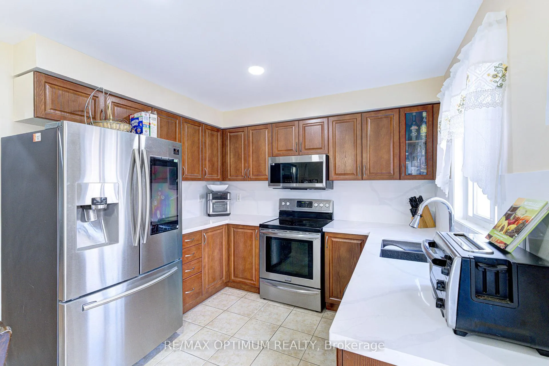 Photo 13 of 105 Spicebush Terrace, Brampton, Credit Valley — HOMEH