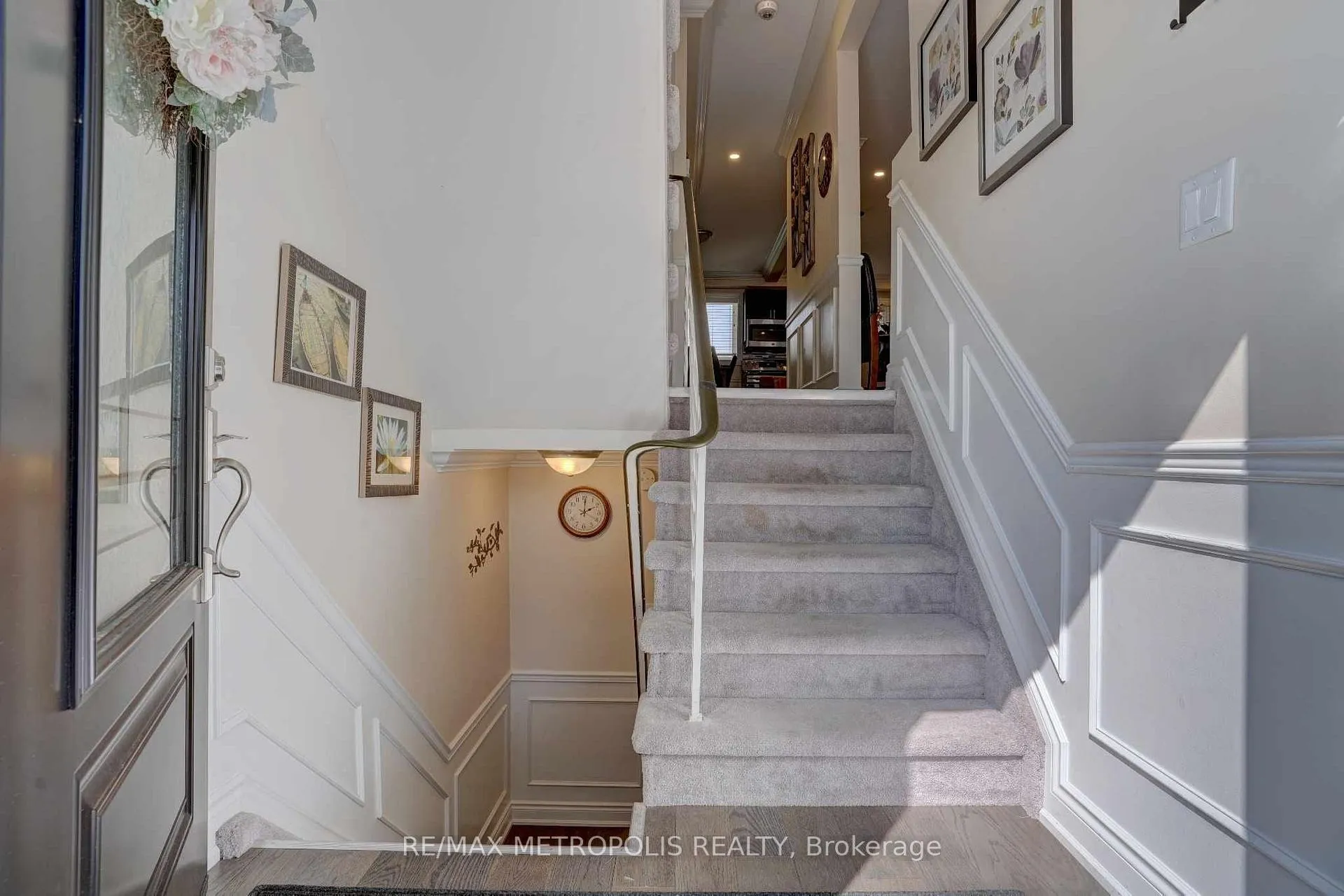 Photo 5 of 660 Berwick Crescent, Oshawa, McLaughlin — HOMEH