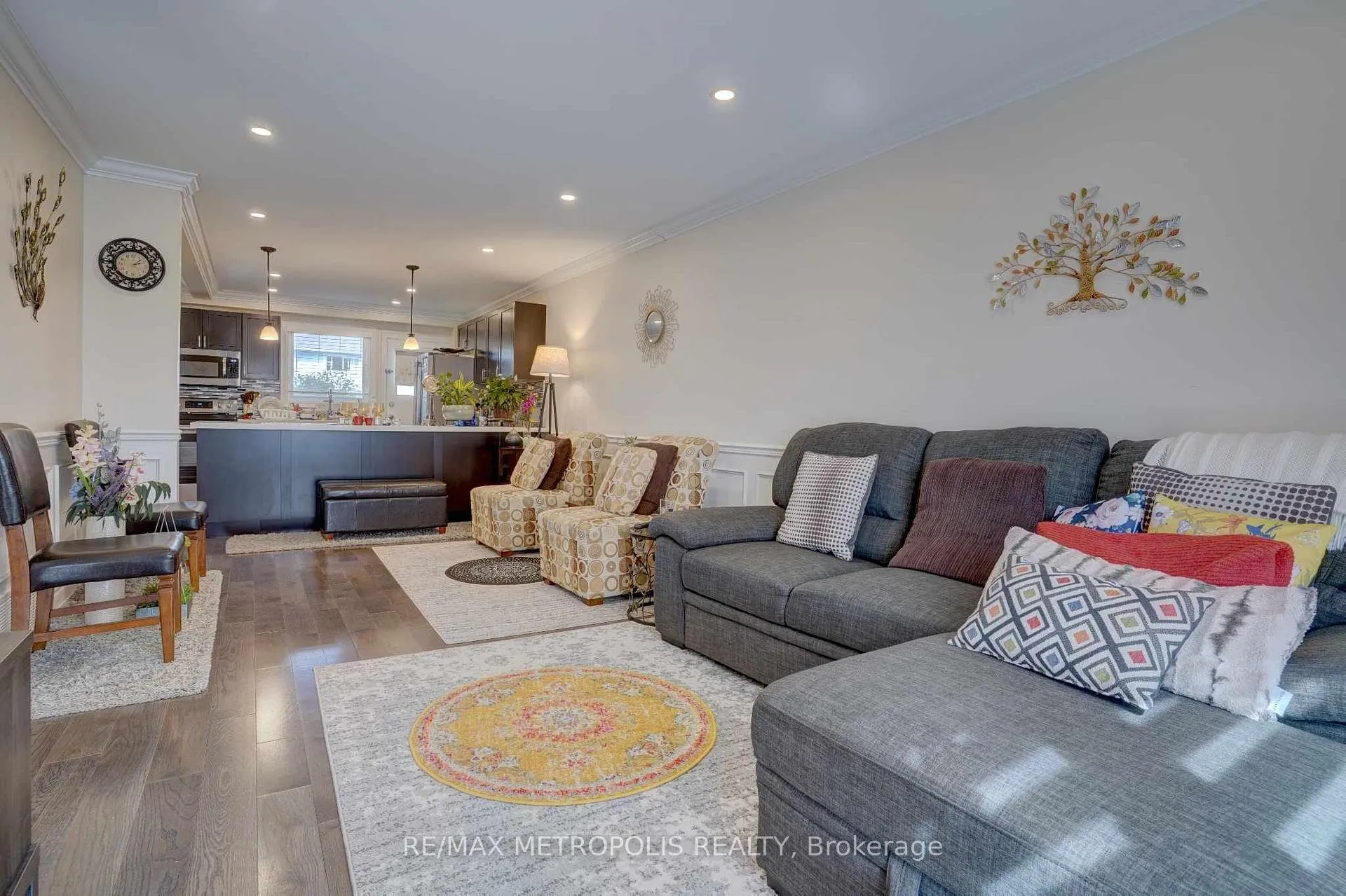 Photo 7 of 660 Berwick Crescent, Oshawa, McLaughlin — HOMEH