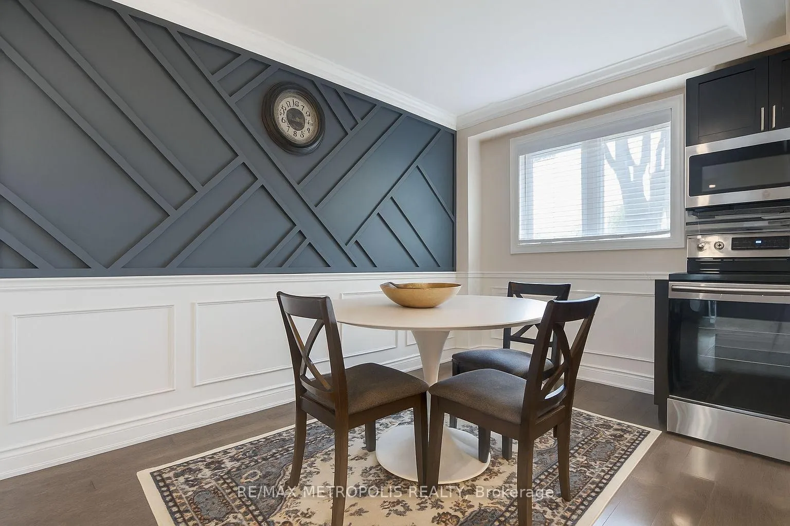 Photo 10 of 660 Berwick Crescent, Oshawa, McLaughlin — HOMEH