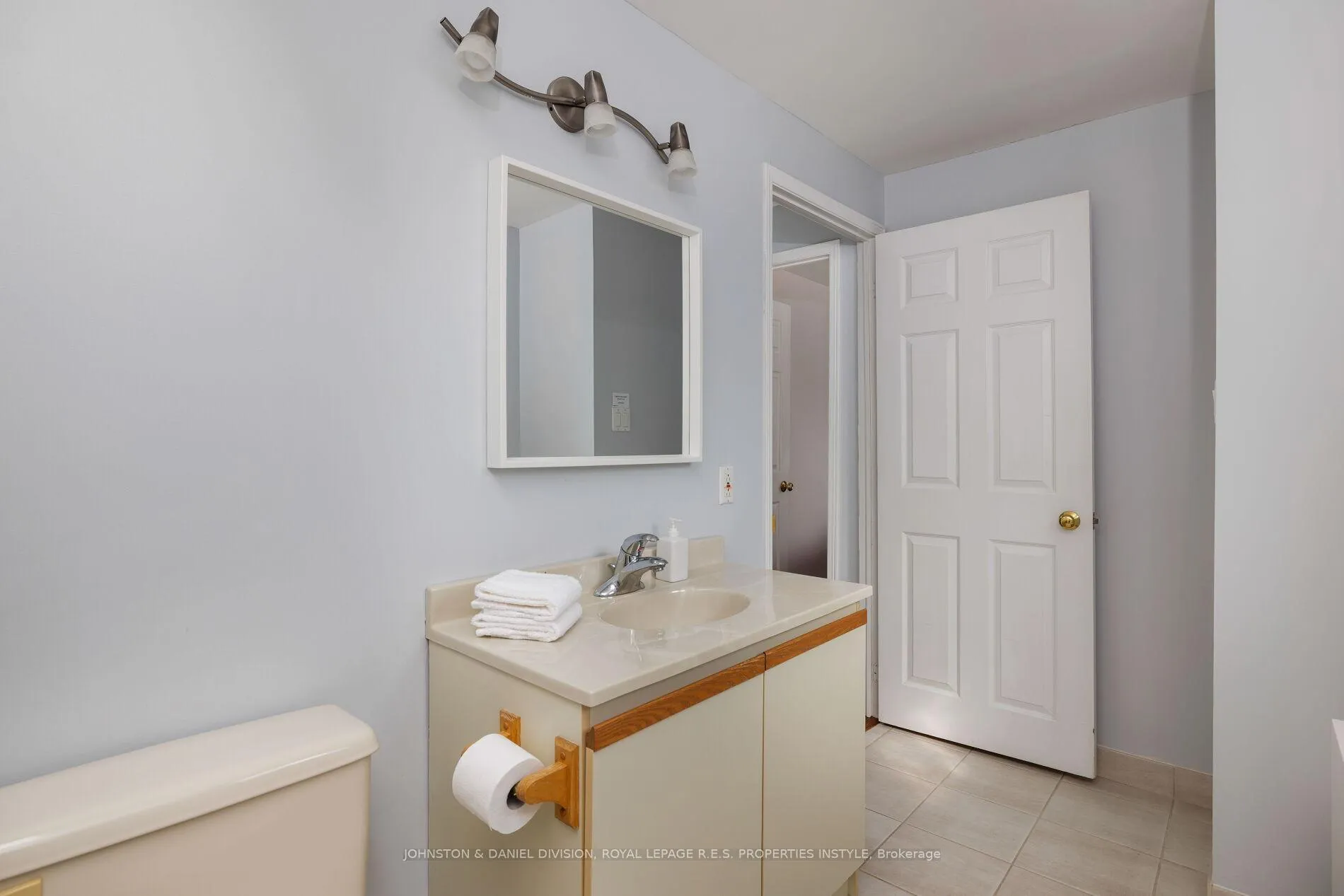 Photo 40 of 130 Frank Rivers Drive, Scarborough, Steeles — HOMEH