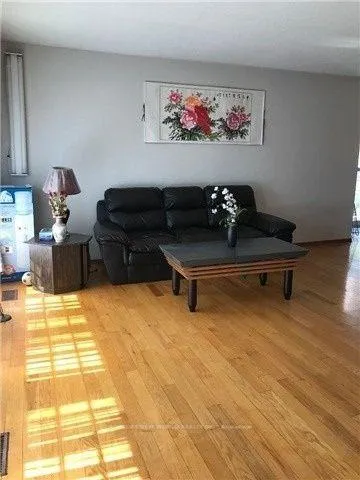 Photo 6 of Unit Upper Floor, 26 Glendower Circle, Scarborough, L'Amoreaux — HOMEH