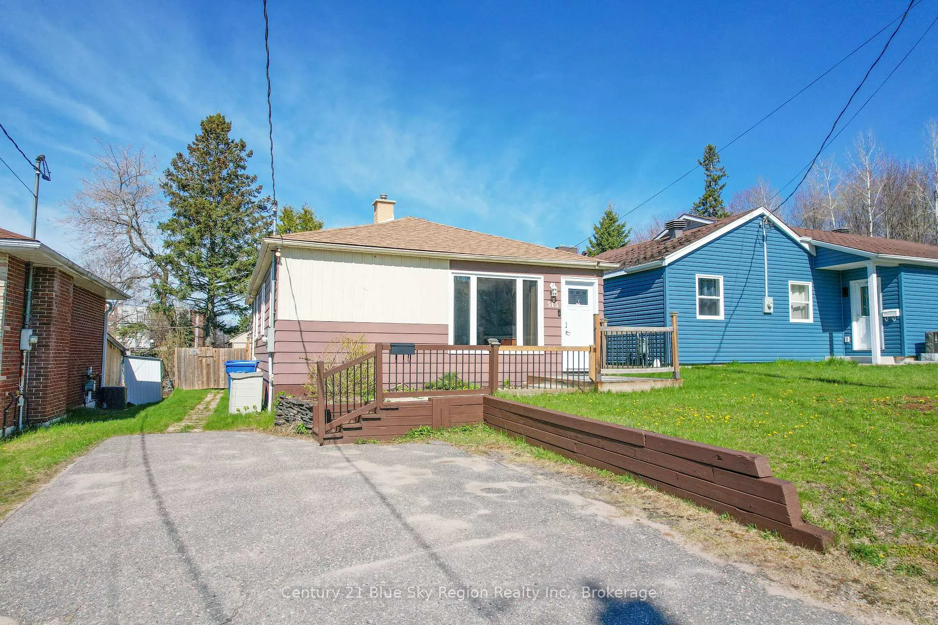 Front of 513 Brennan Street