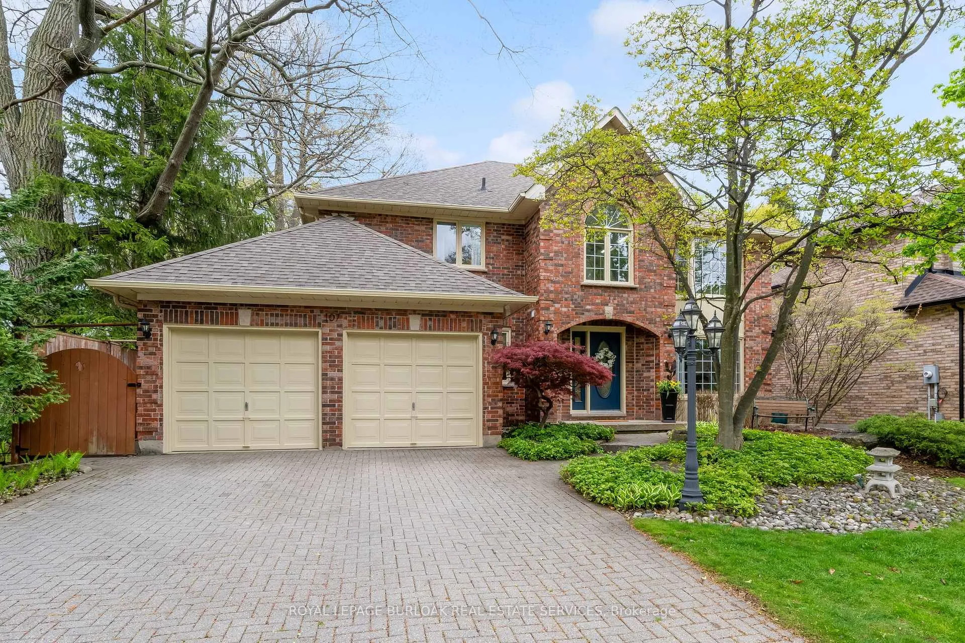 Photo 1 of 107 Garden Avenue, Hamilton, Ancaster — HOMEH