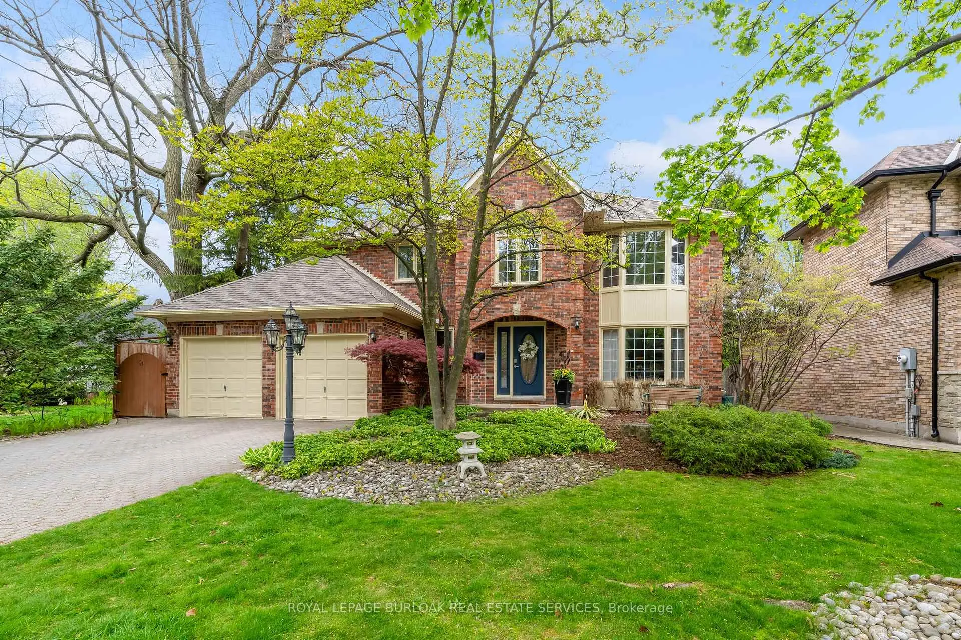 Photo 2 of 107 Garden Avenue, Hamilton, Ancaster — HOMEH