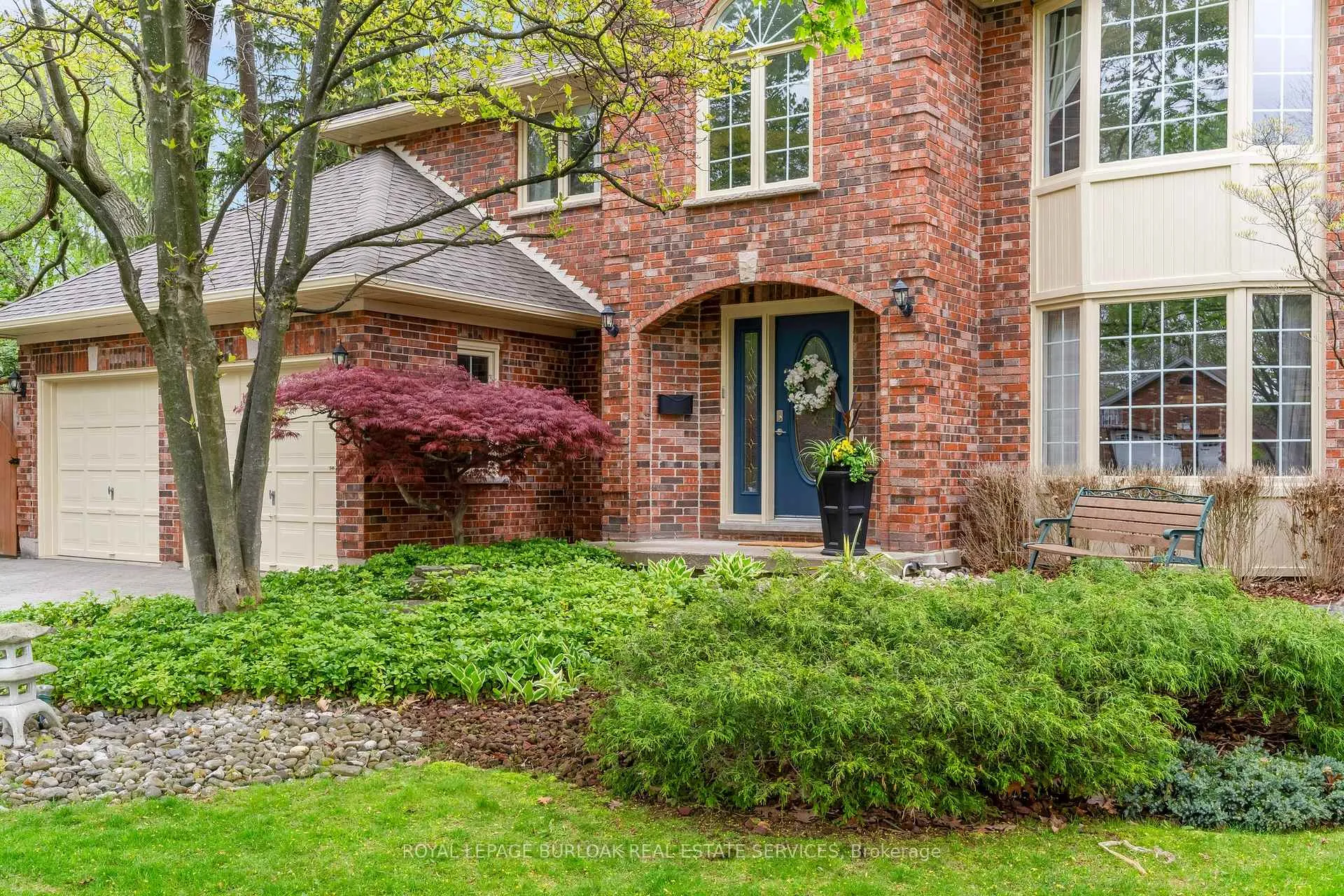 Photo 3 of 107 Garden Avenue, Hamilton, Ancaster — HOMEH
