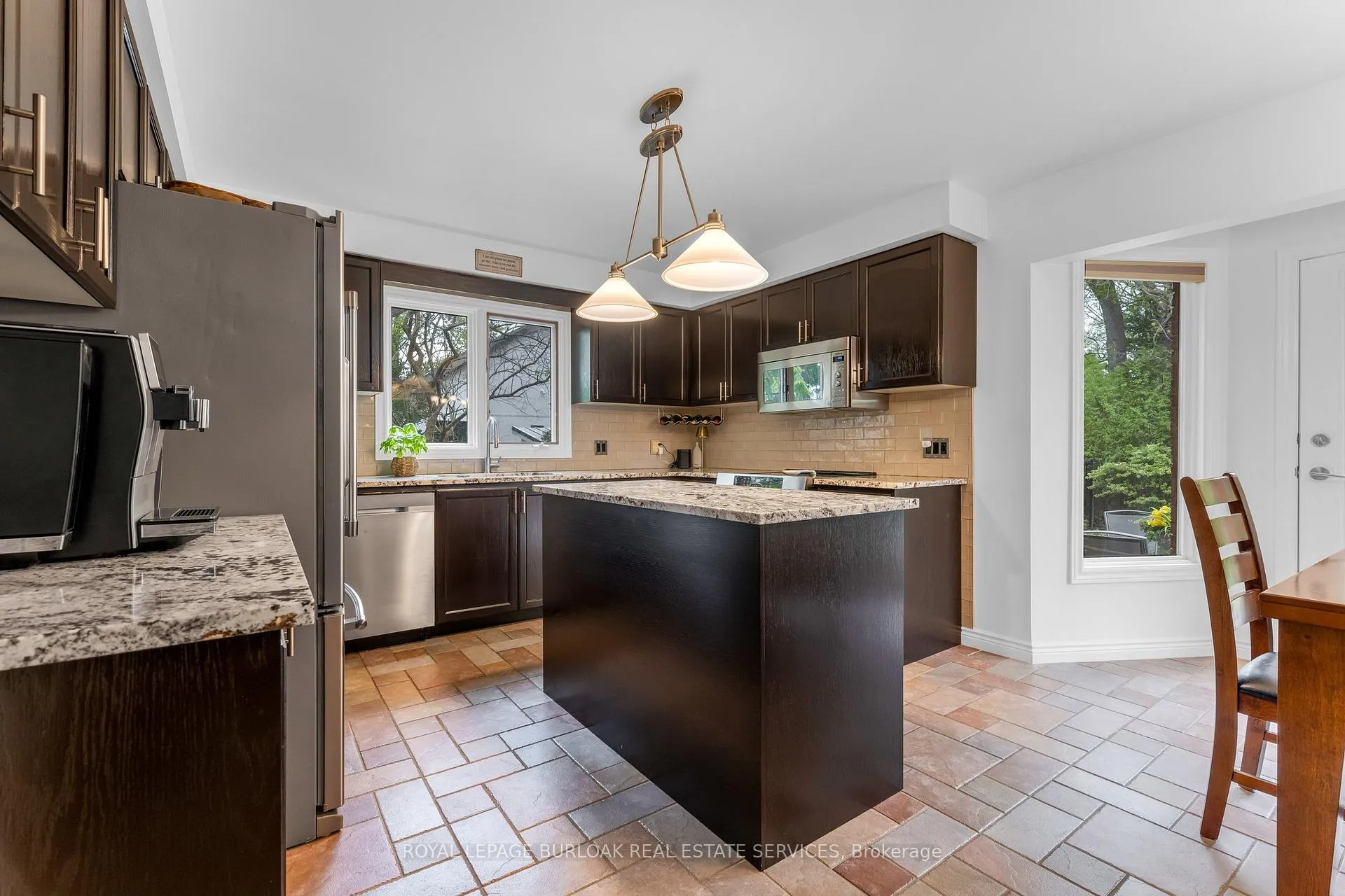 Photo 10 of 107 Garden Avenue, Hamilton, Ancaster — HOMEH