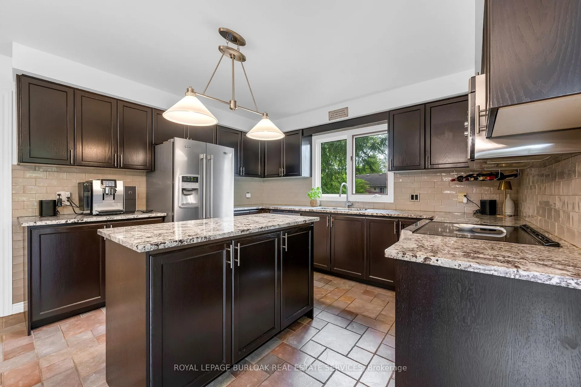 Photo 11 of 107 Garden Avenue, Hamilton, Ancaster — HOMEH