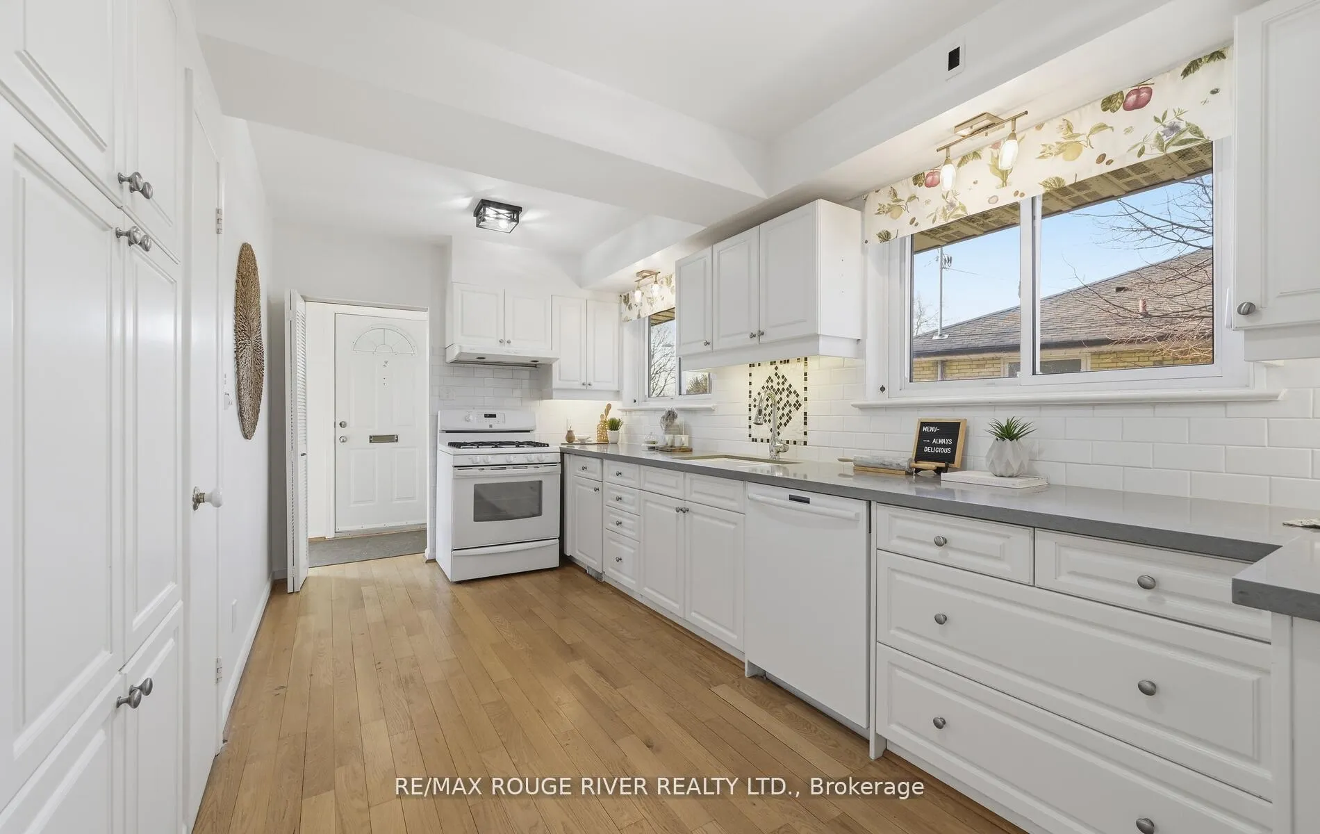 Photo 3 of 114 Rochman Boulevard, Scarborough, Woburn — HOMEH