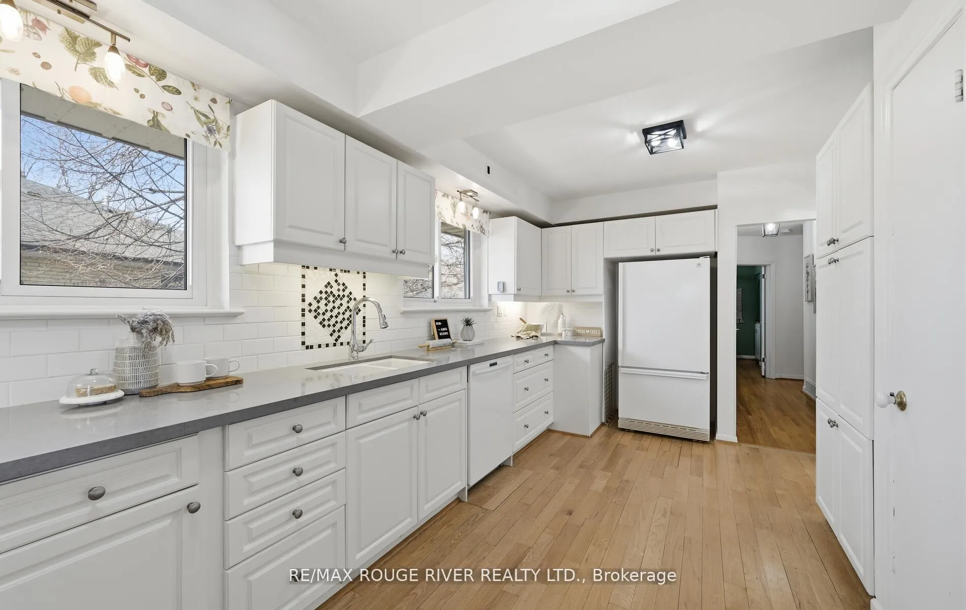 Photo 4 of 114 Rochman Boulevard, Scarborough, Woburn — HOMEH