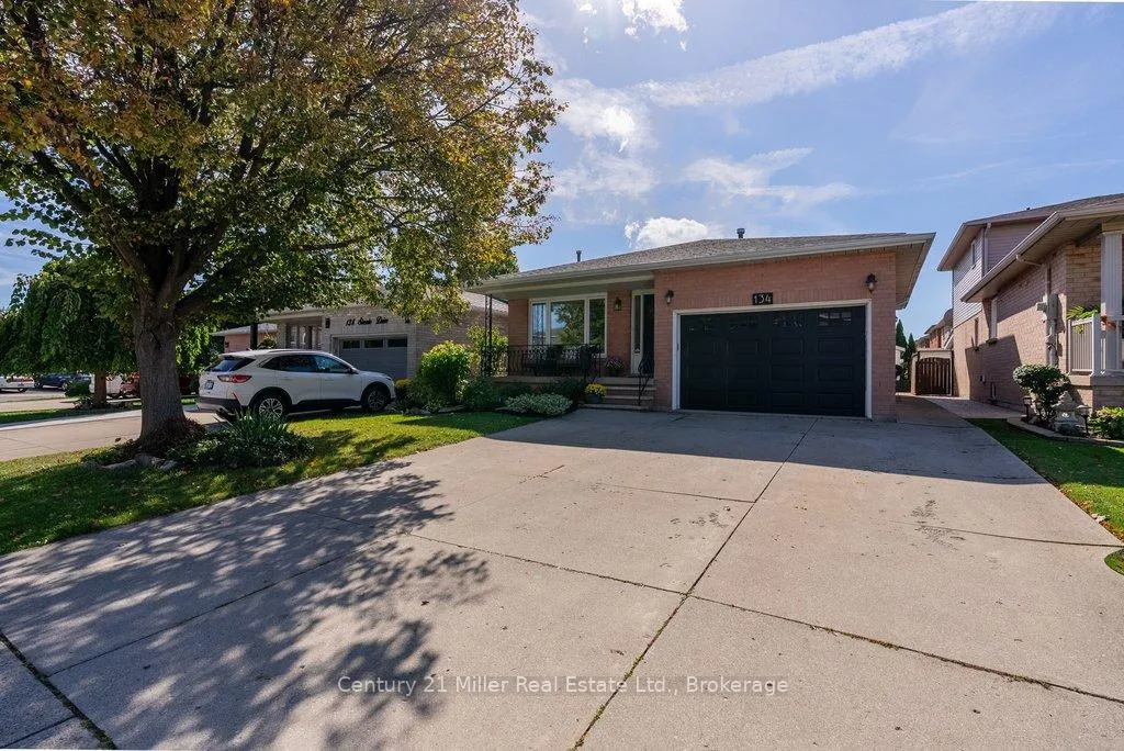Photo 2 of 134 Sirente Drive, Hamilton, Crerar — HOMEH