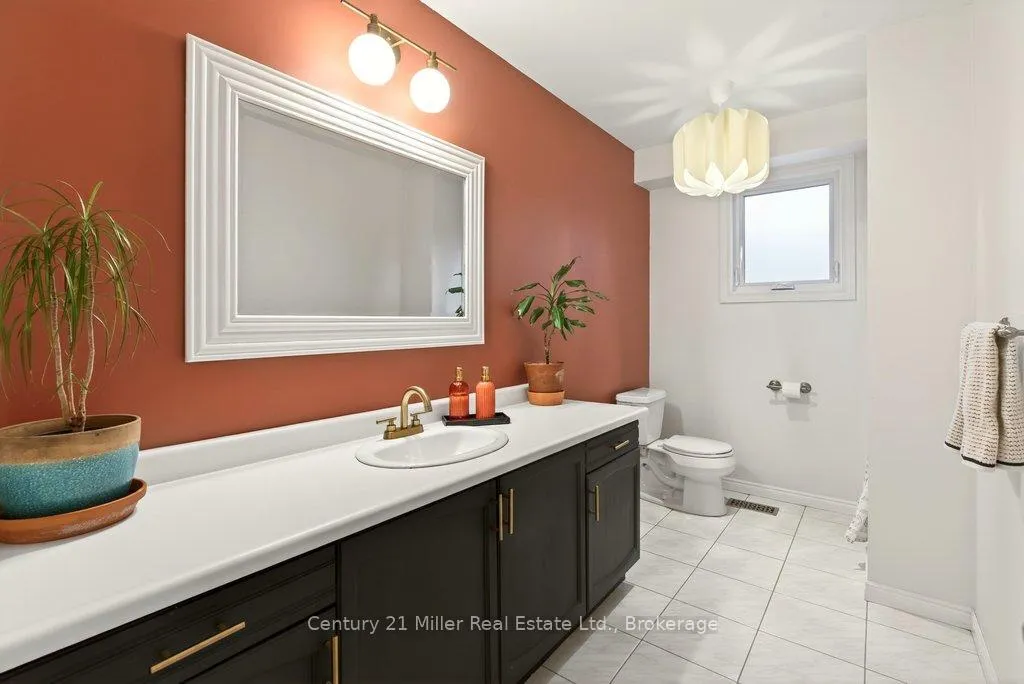 Photo 24 of 134 Sirente Drive, Hamilton, Crerar — HOMEH